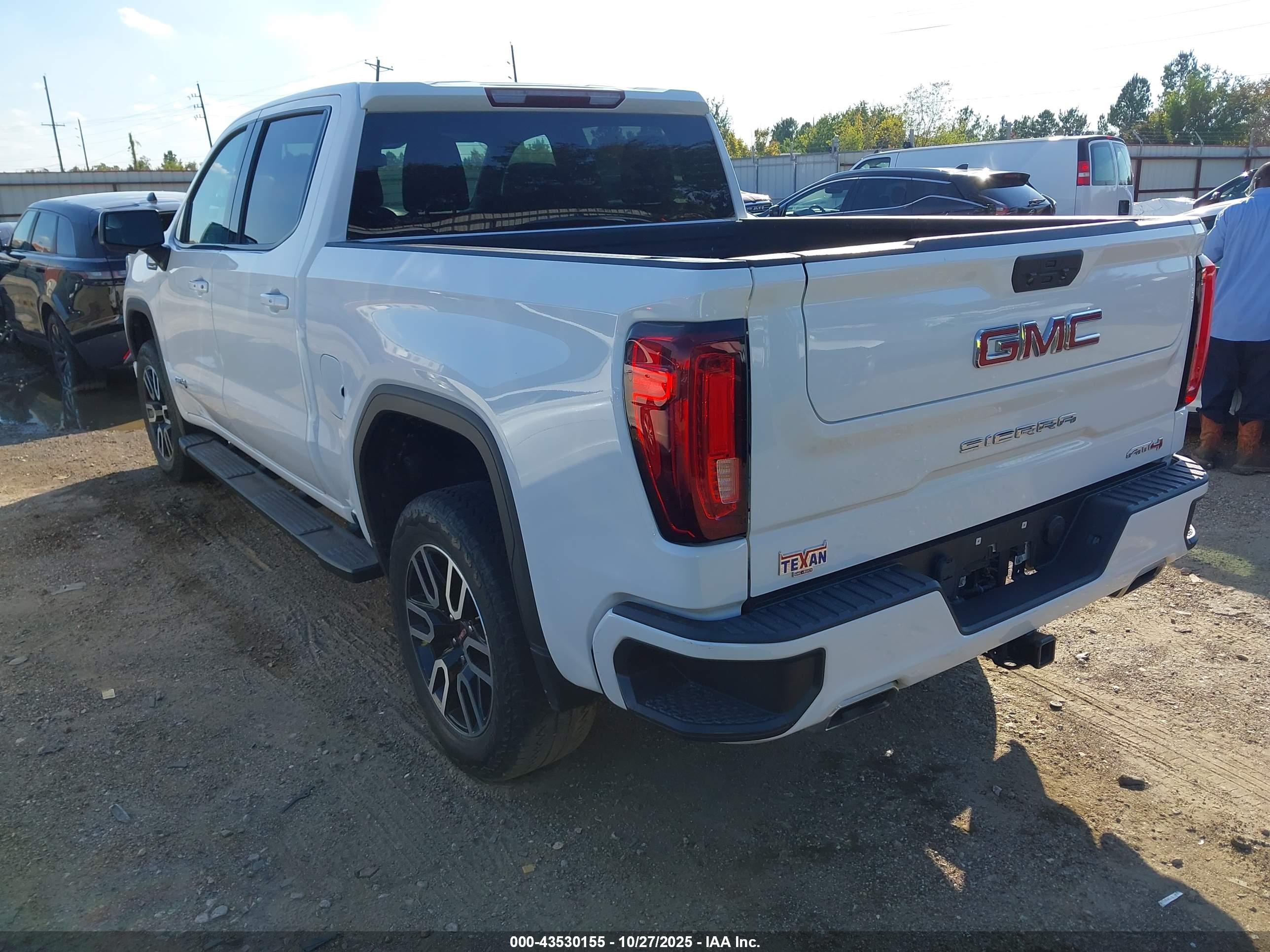 GMC SIERRA image 3