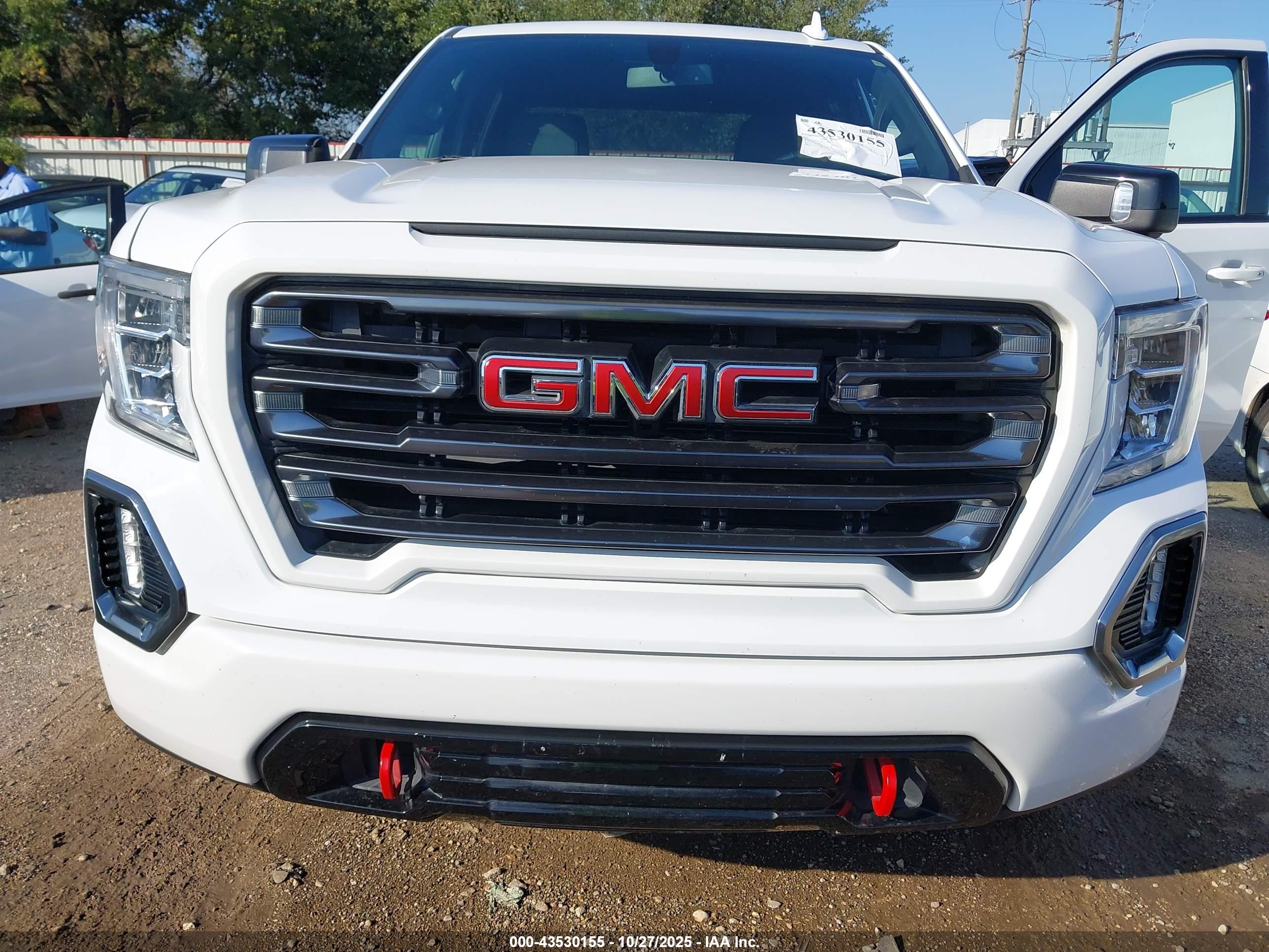 GMC SIERRA image 6