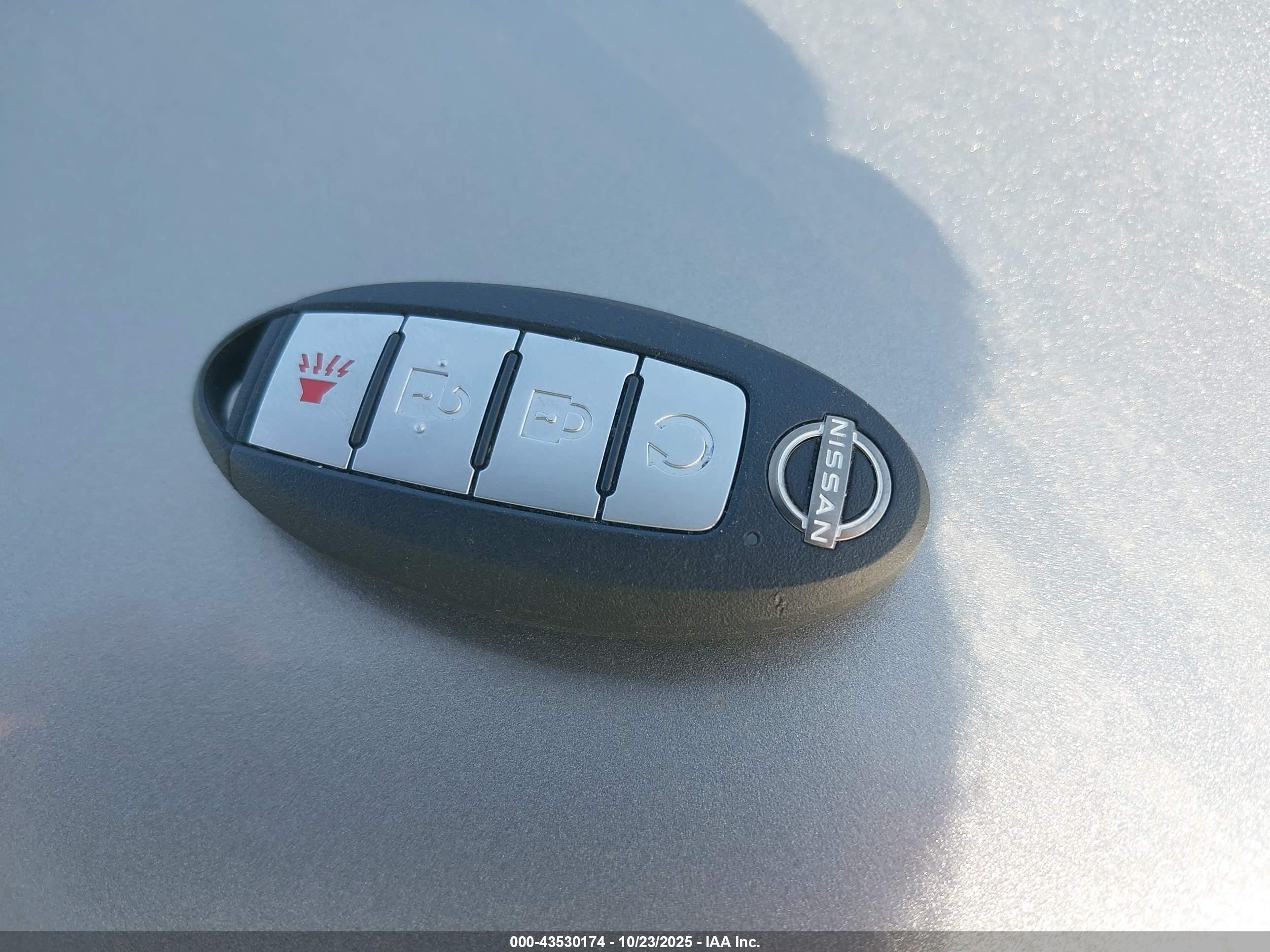 NISSAN MURANO image 11