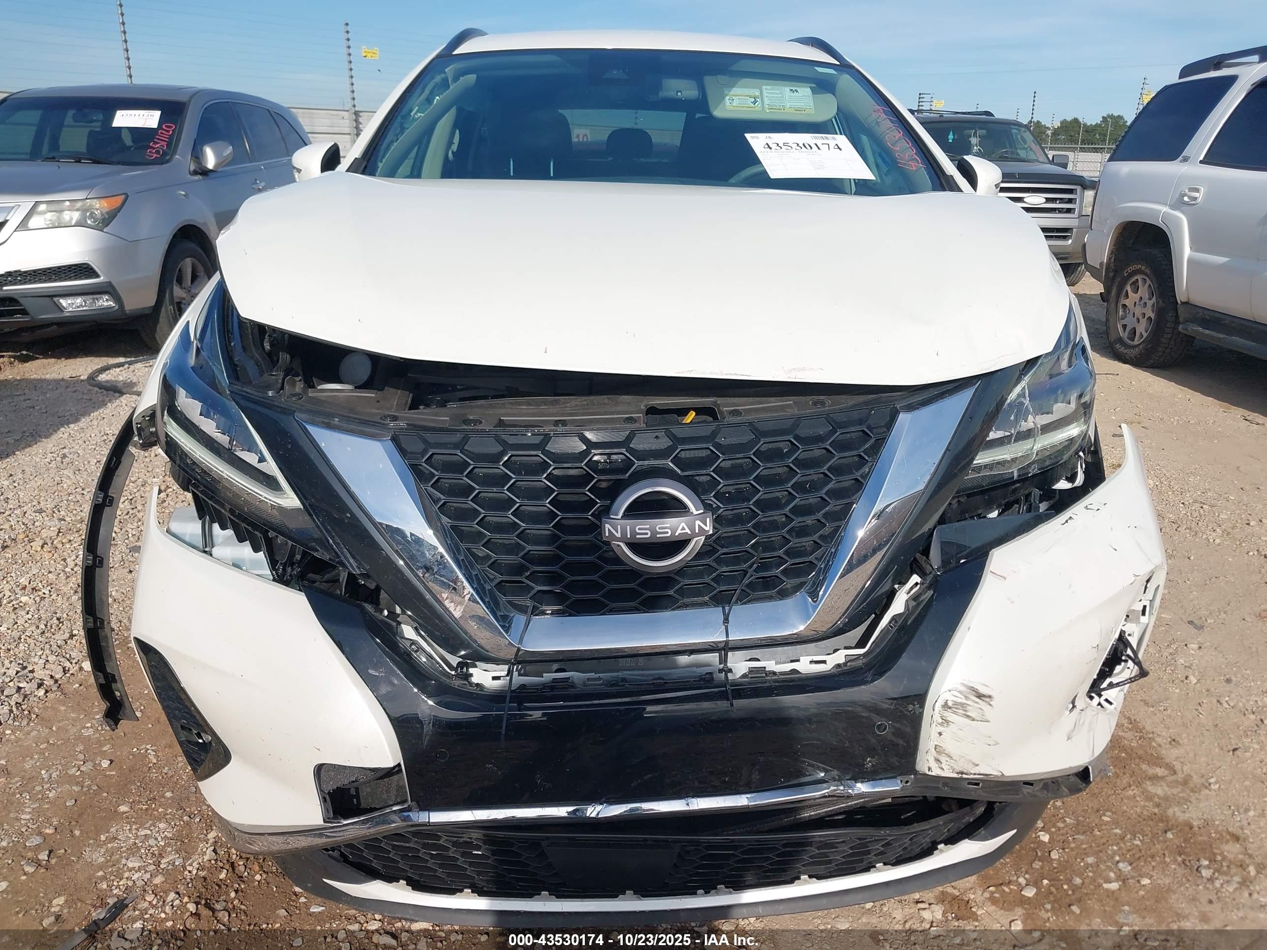 NISSAN MURANO image 6