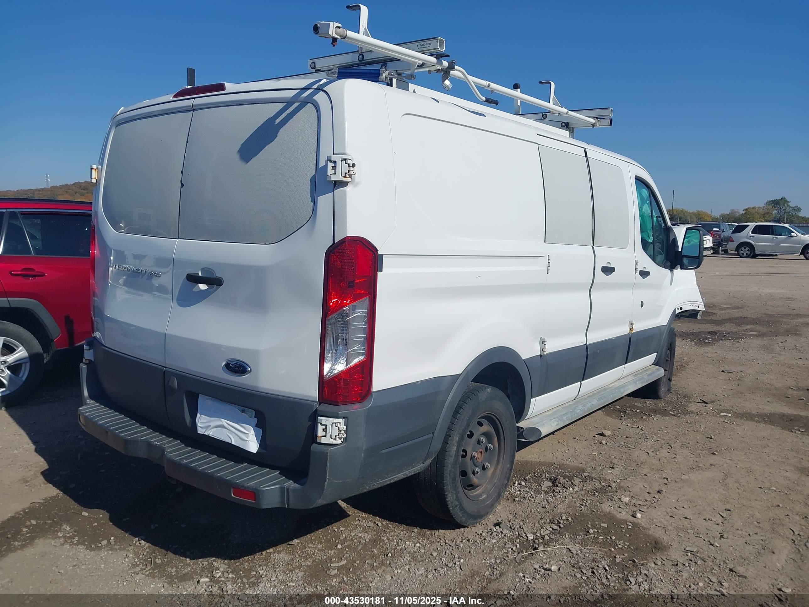 FORD TRANSIT-250 image 4