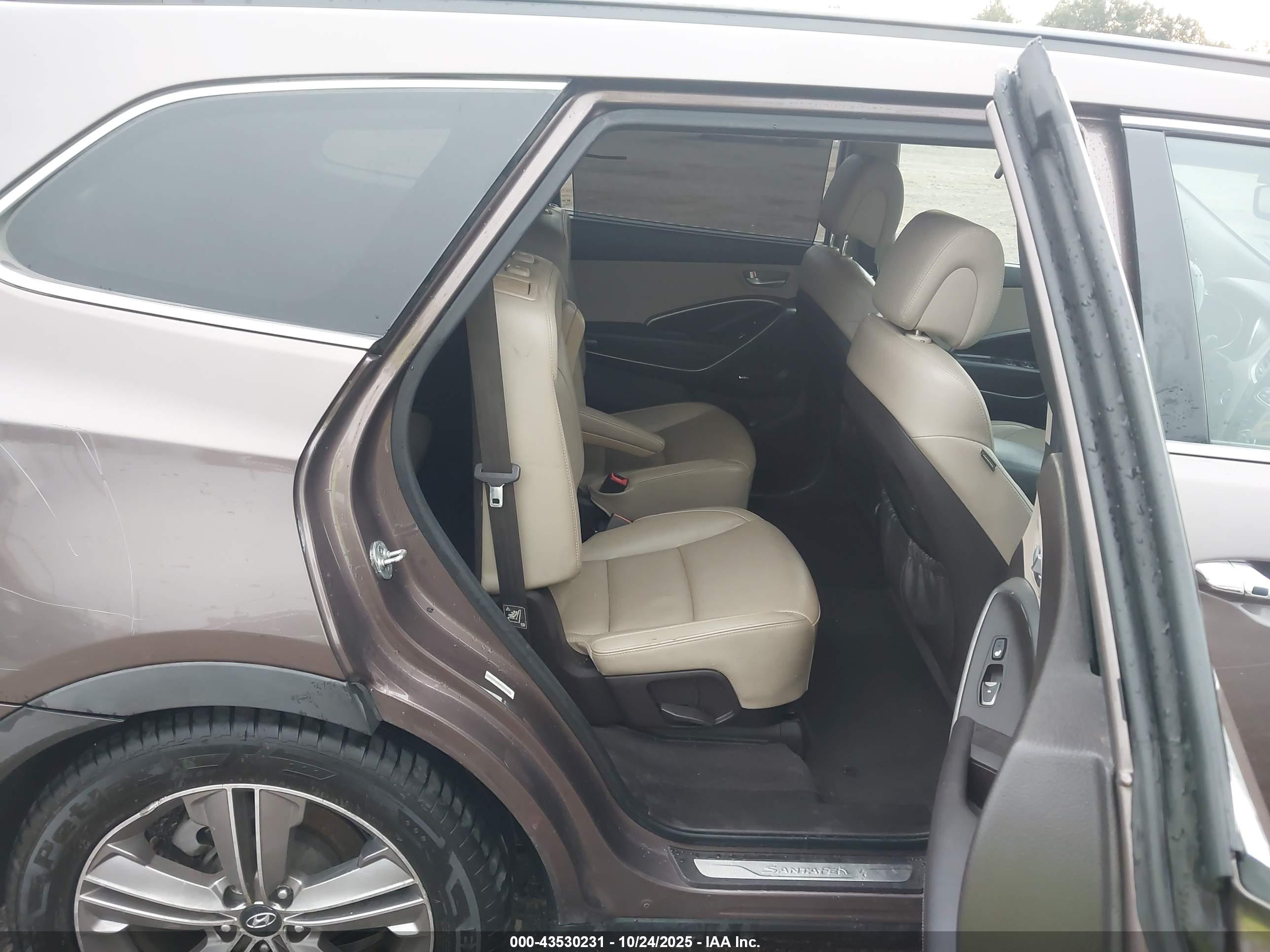 HYUNDAI SANTA image 8