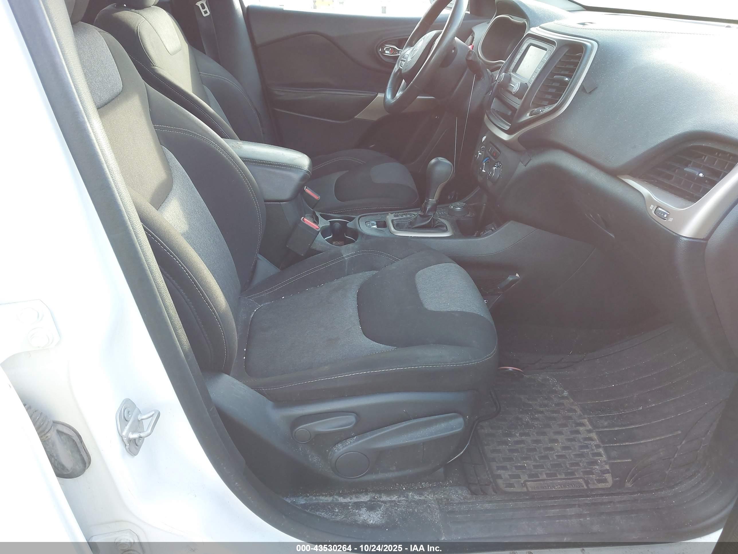 JEEP CHEROKEE image 5