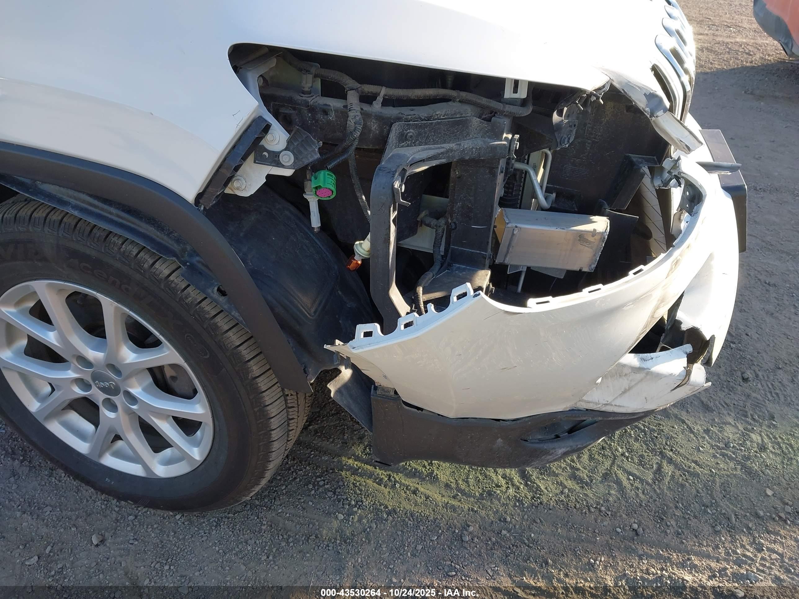 JEEP CHEROKEE image 6