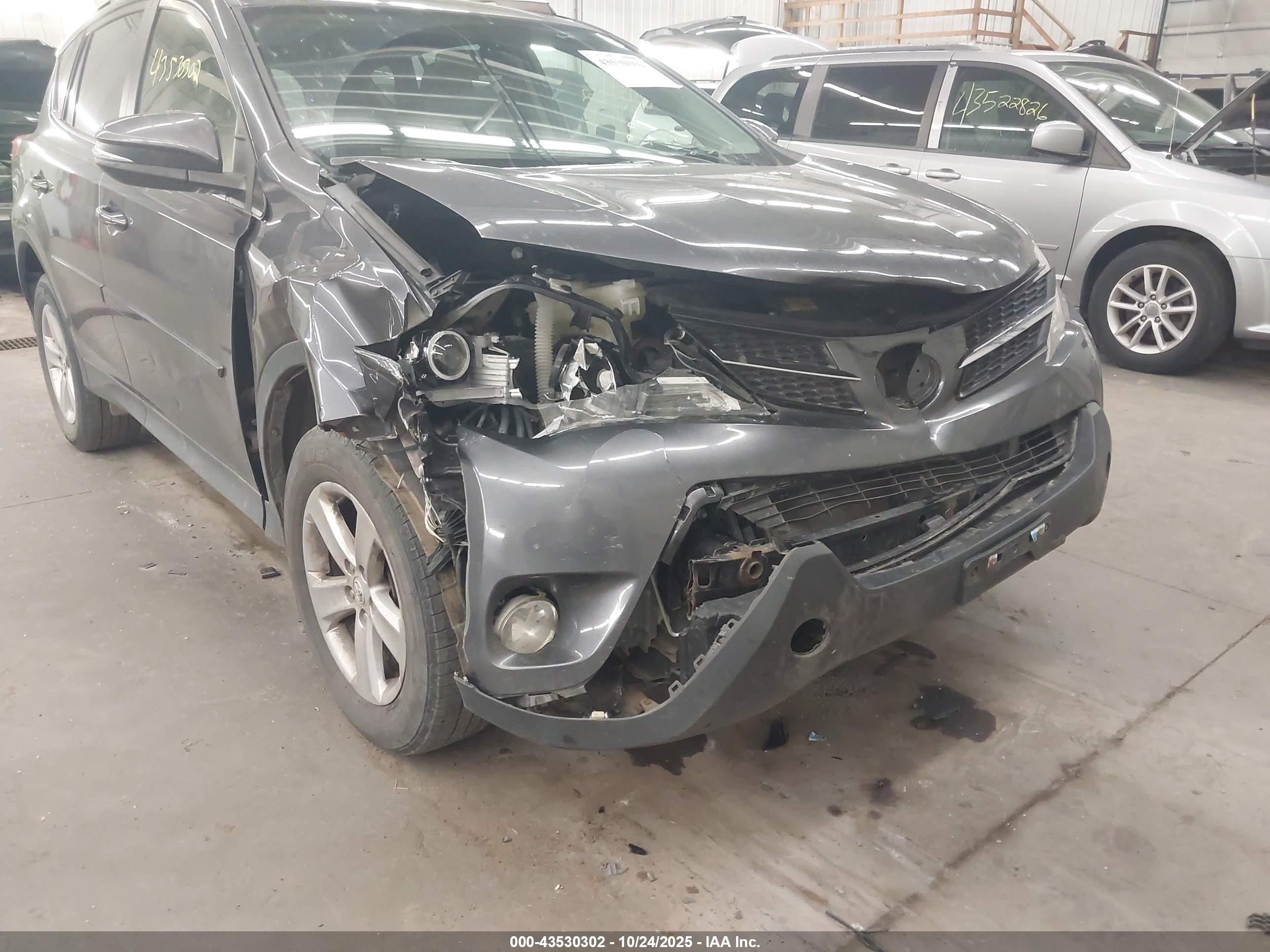 TOYOTA RAV4 image 6