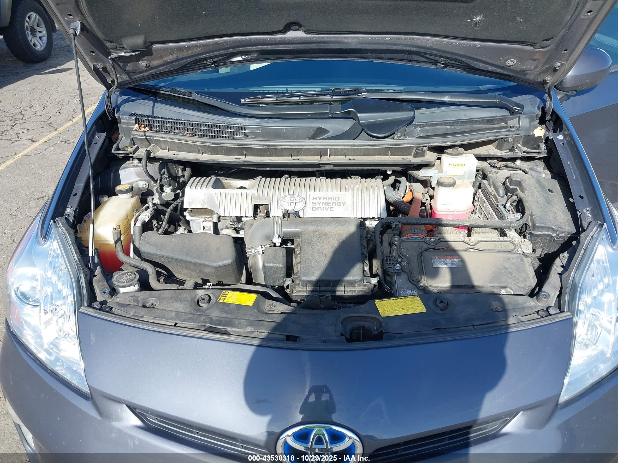 TOYOTA PRIUS image 10