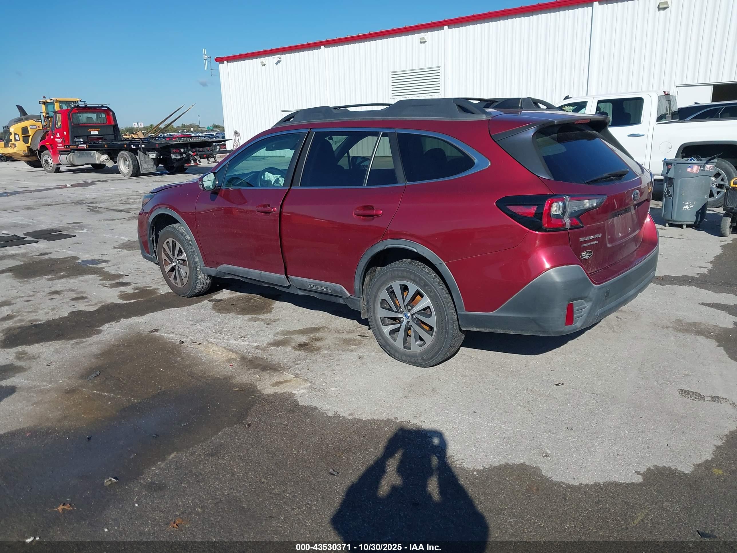 SUBARU OUTBACK image 3