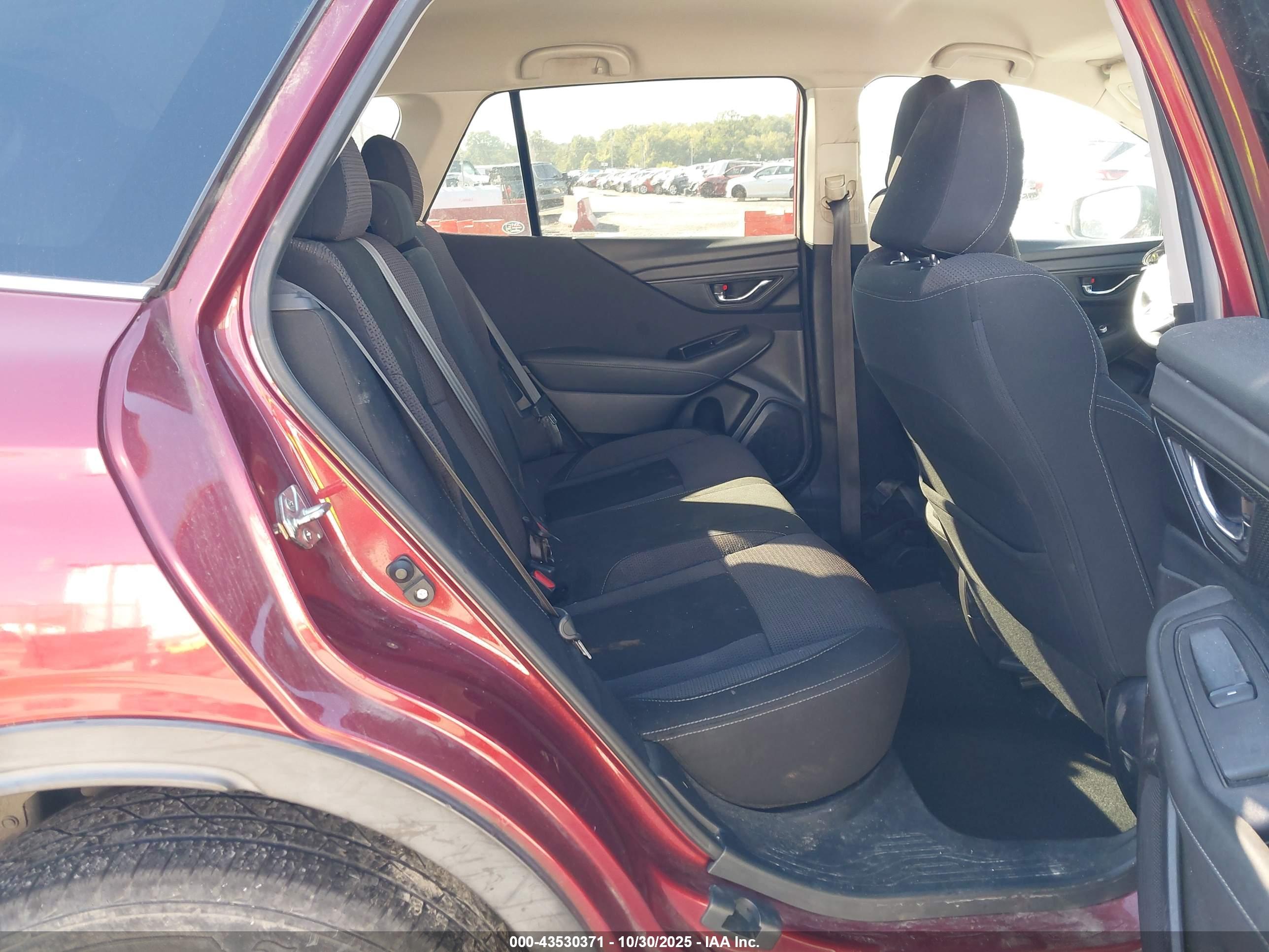 SUBARU OUTBACK image 8