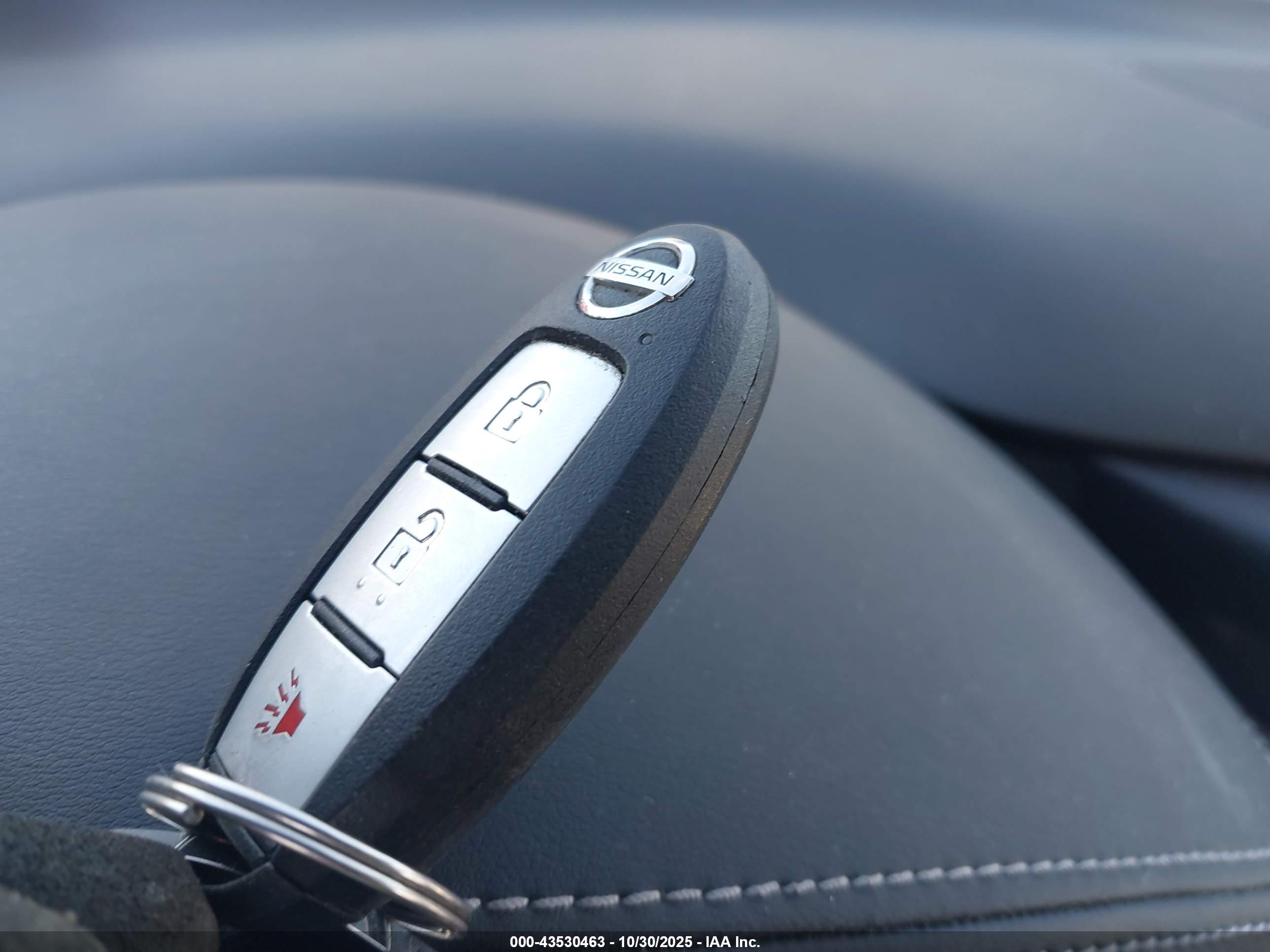 NISSAN MURANO image 11