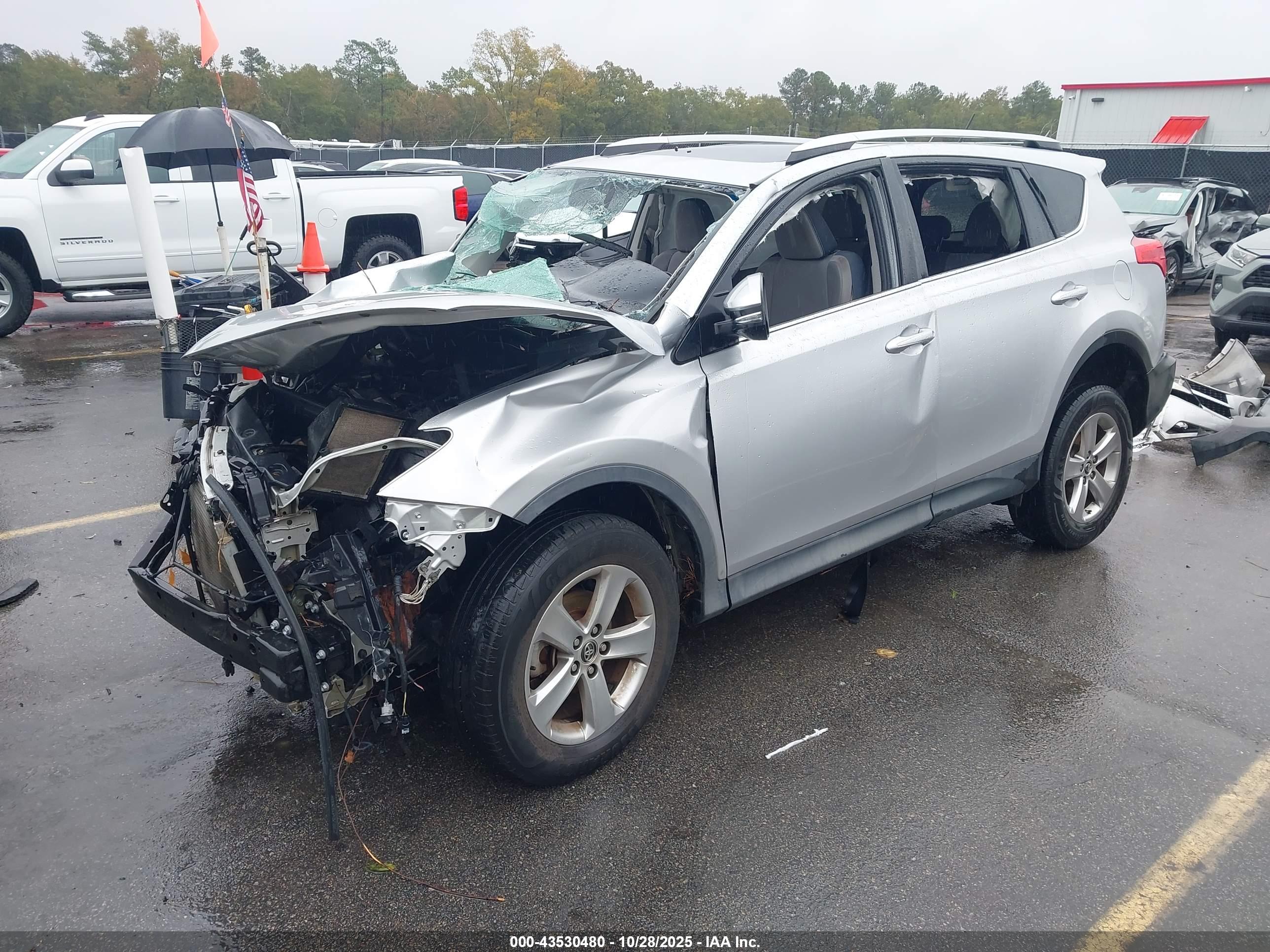 TOYOTA RAV4 image 2