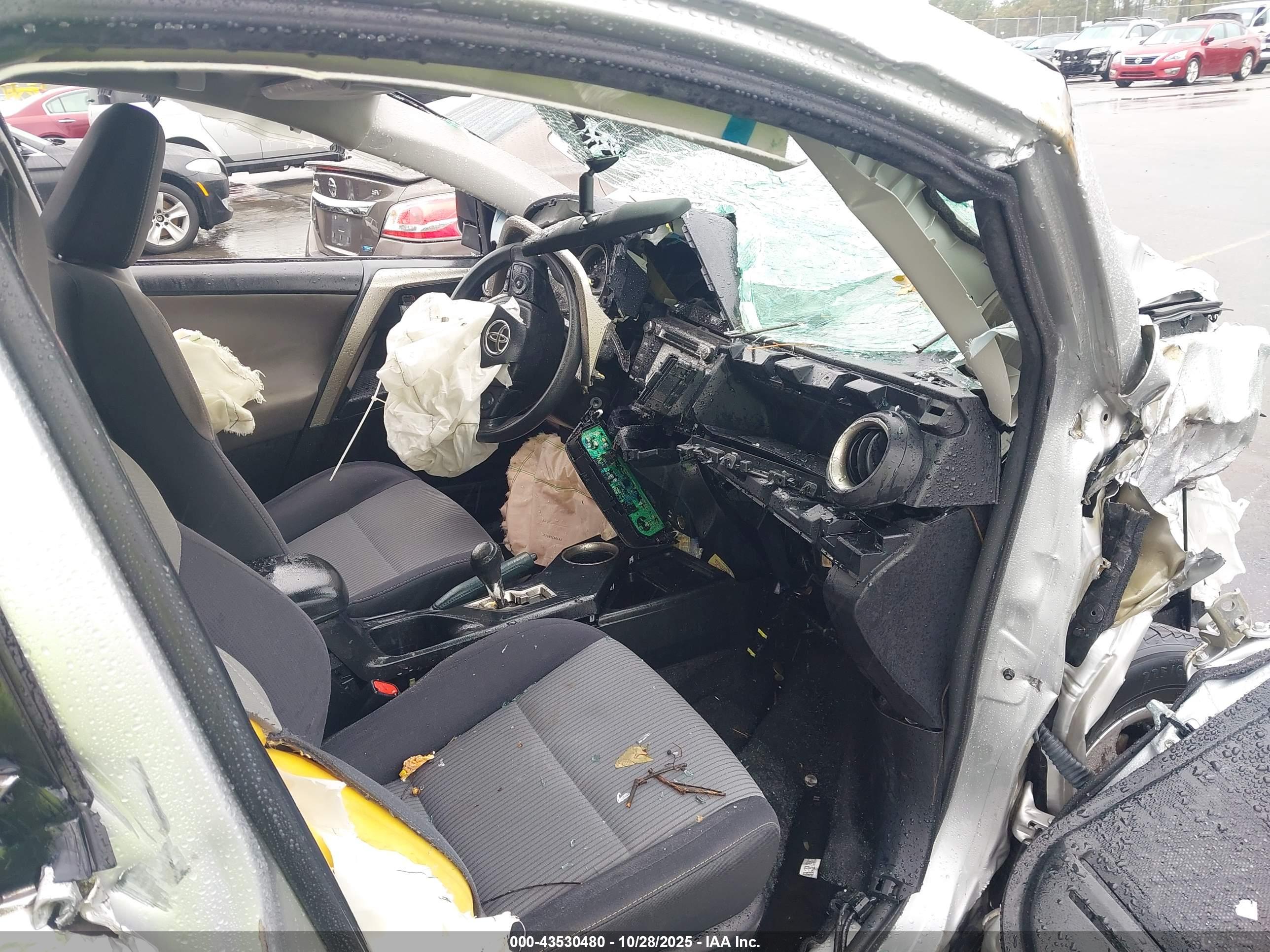 TOYOTA RAV4 image 5