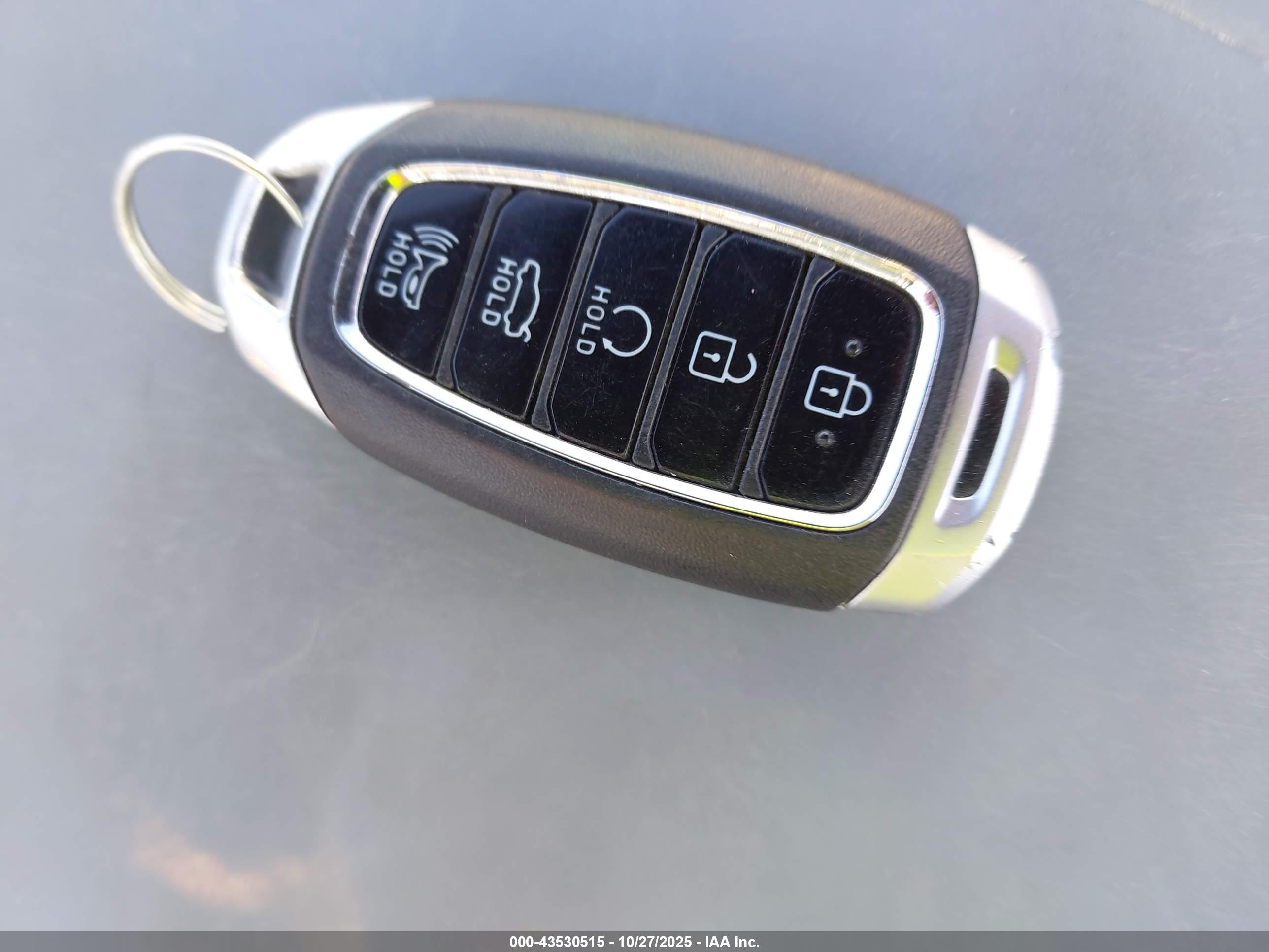 HYUNDAI ELANTRA image 11