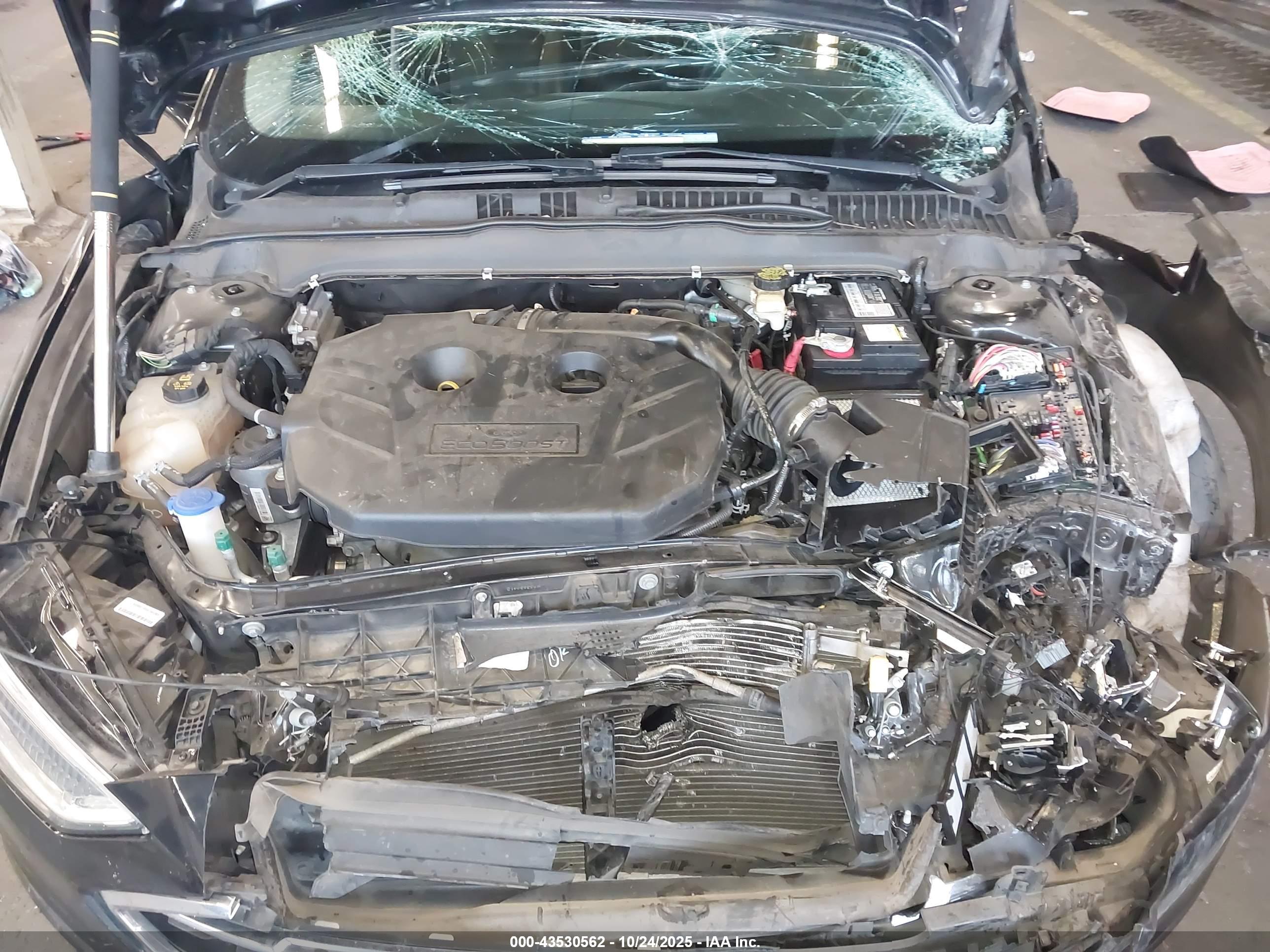 FORD FUSION image 10