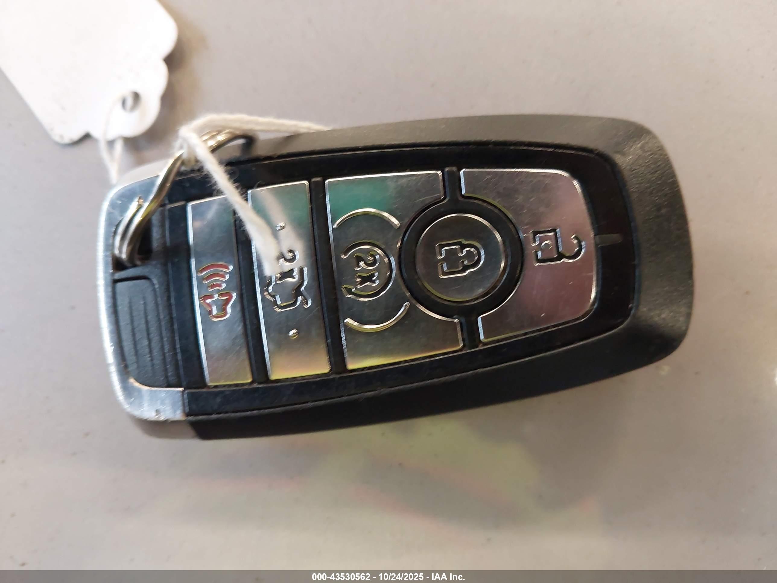 FORD FUSION image 11