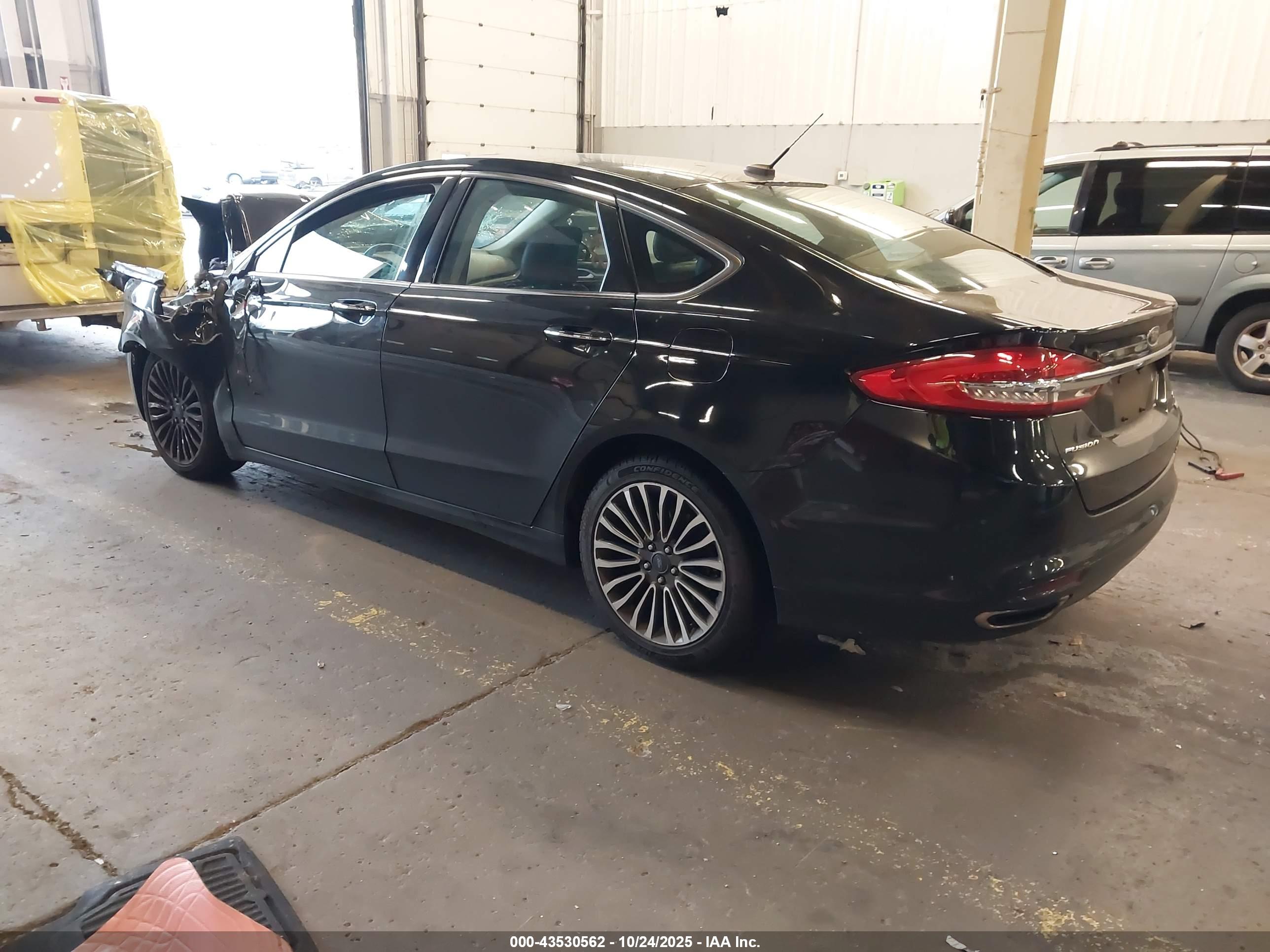 FORD FUSION image 3