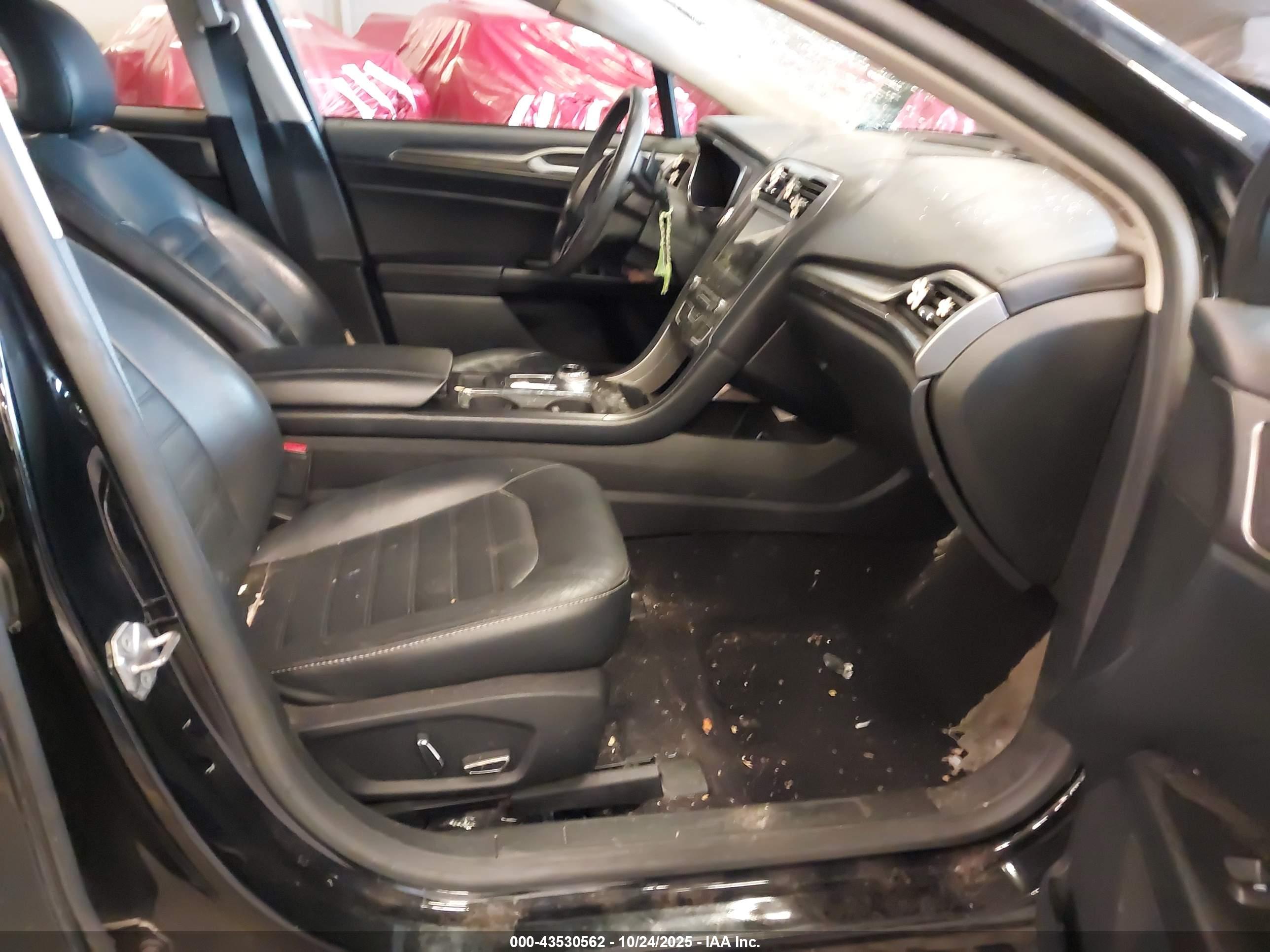 FORD FUSION image 5