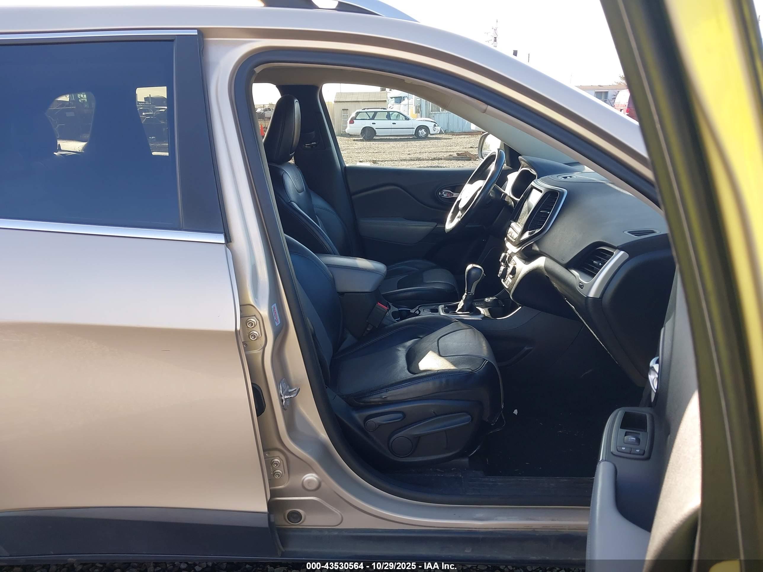 JEEP CHEROKEE image 5