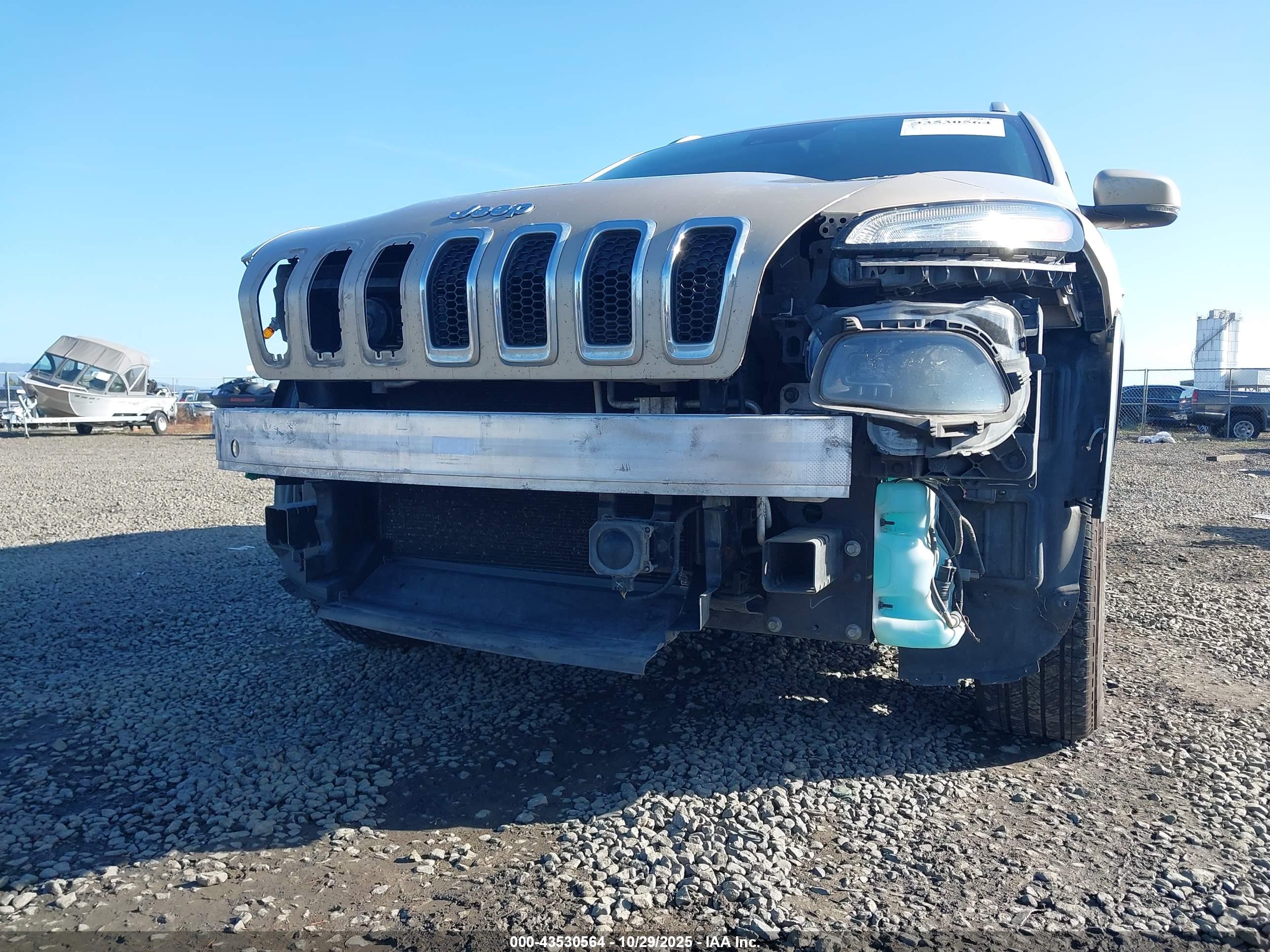 JEEP CHEROKEE image 6