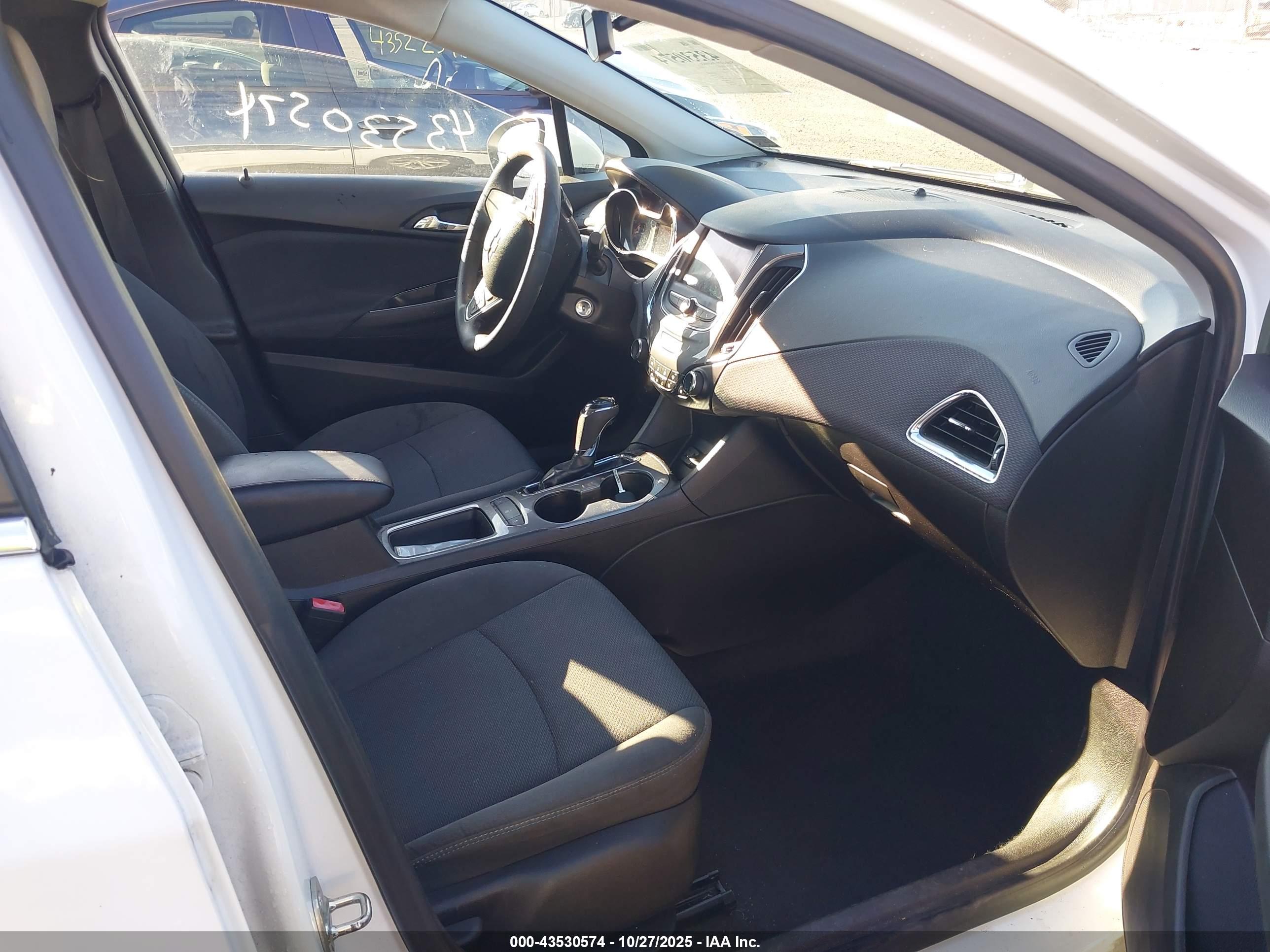 CHEVROLET CRUZE image 5