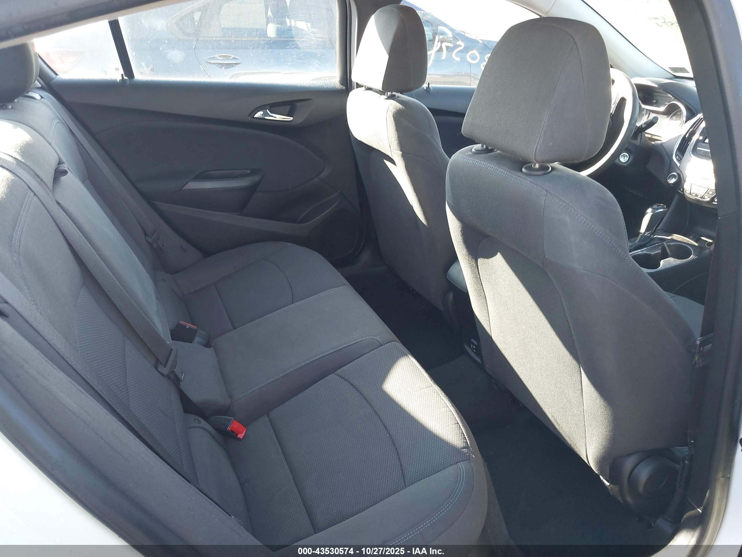 CHEVROLET CRUZE image 8