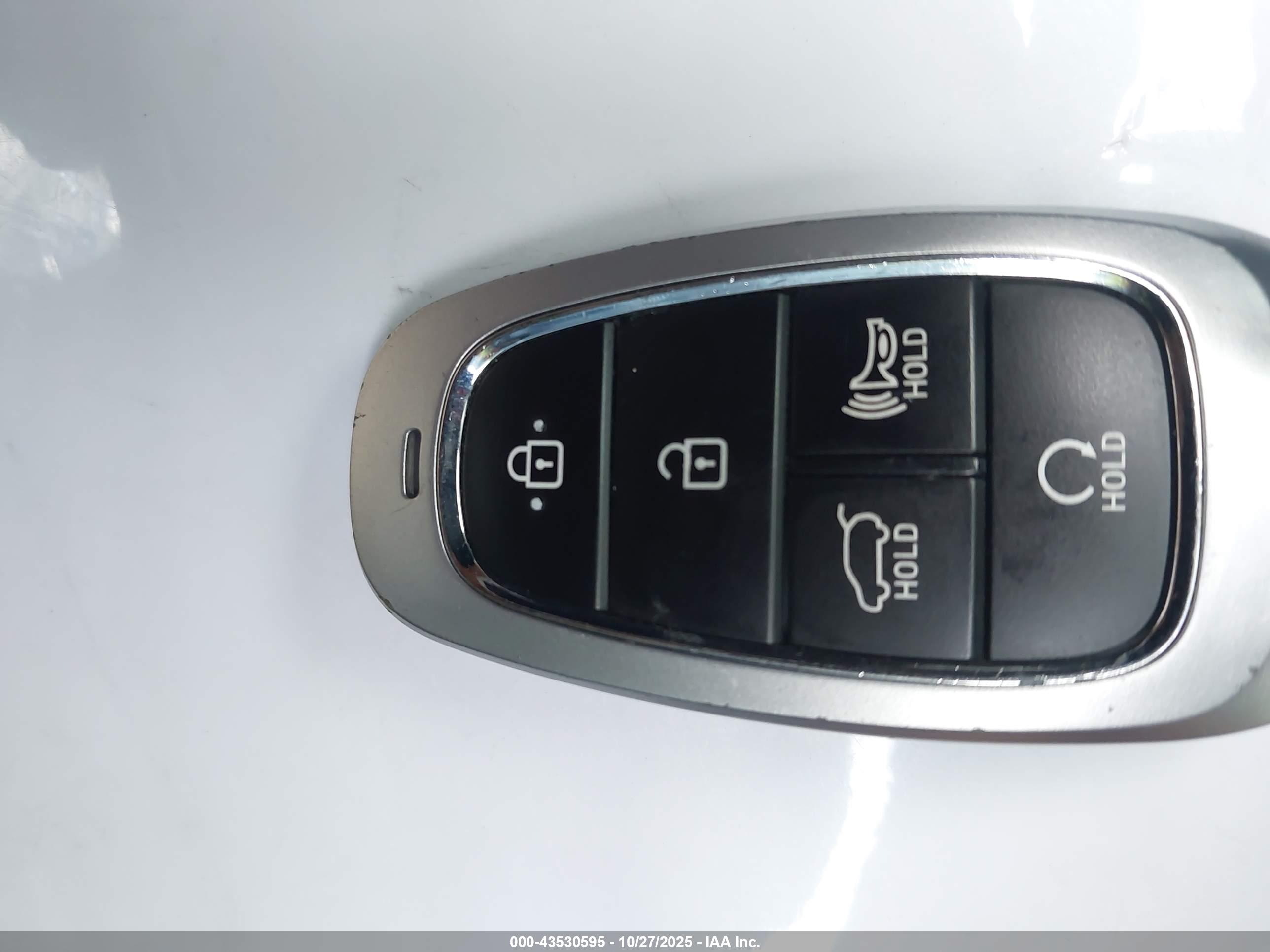 HYUNDAI TUCSON image 11