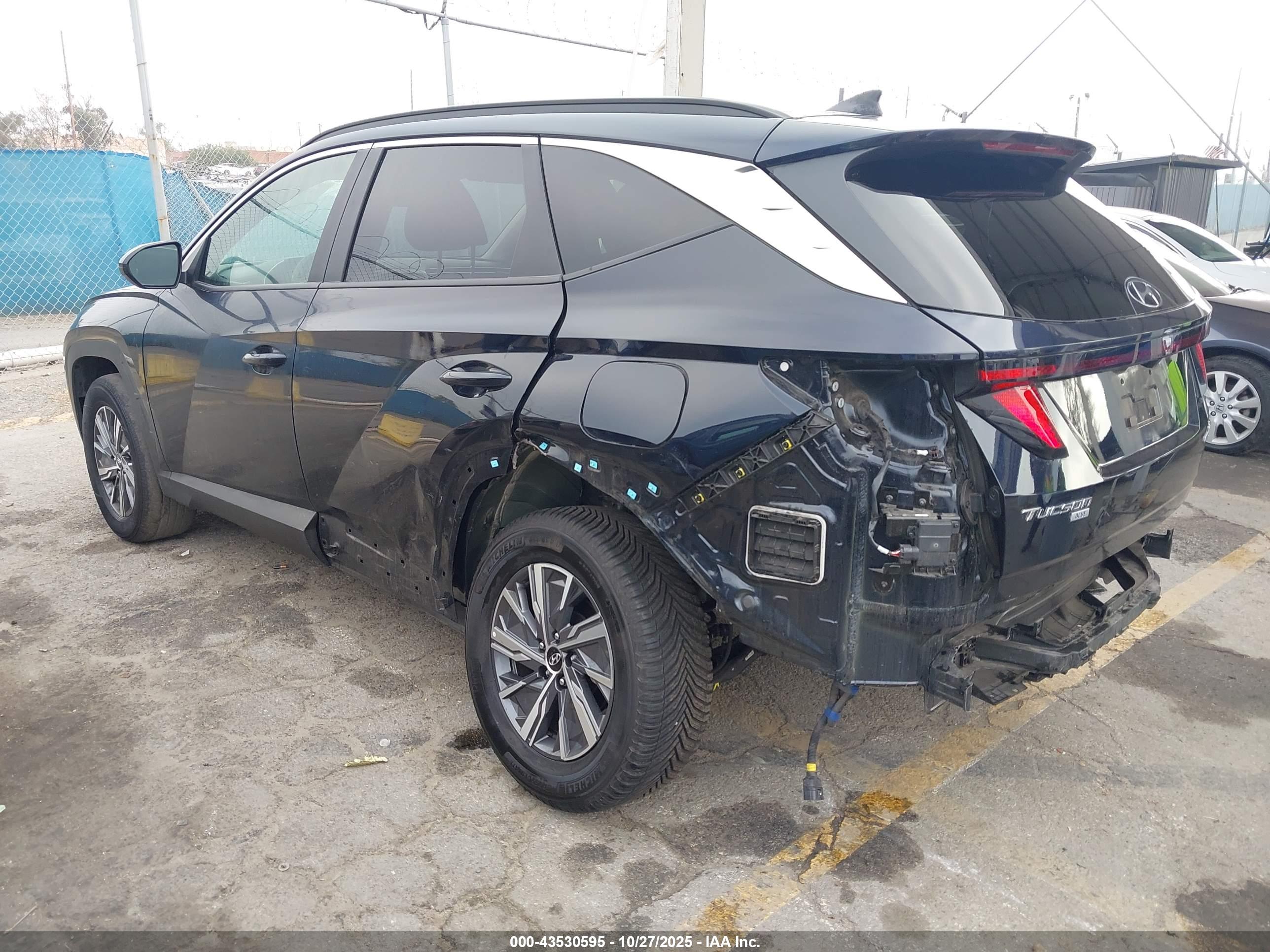 HYUNDAI TUCSON image 3