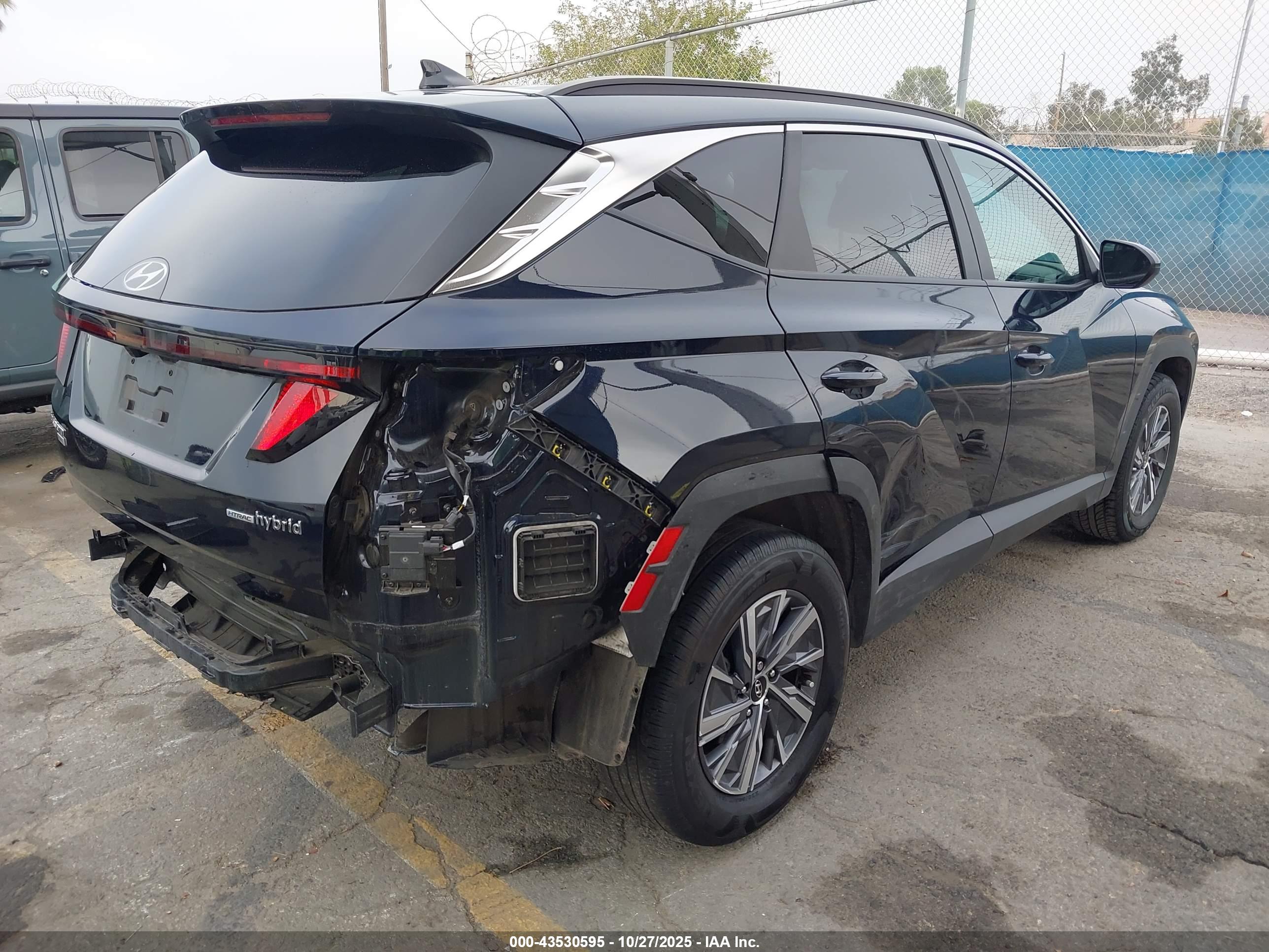 HYUNDAI TUCSON image 4
