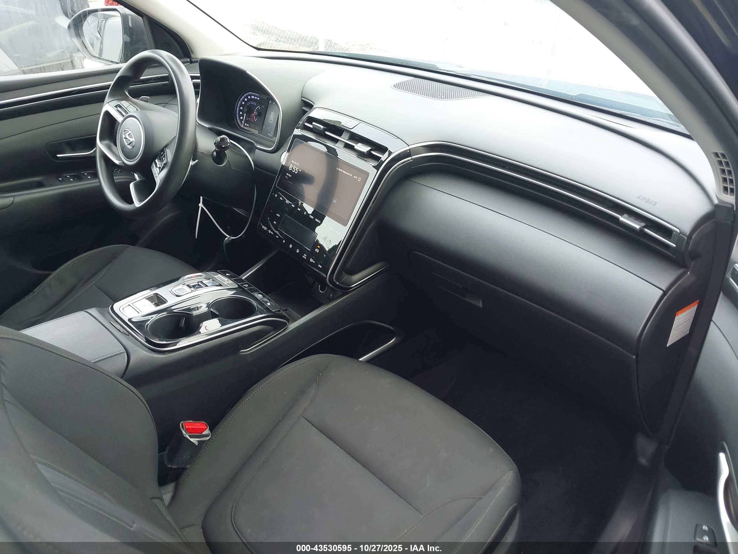 HYUNDAI TUCSON image 5