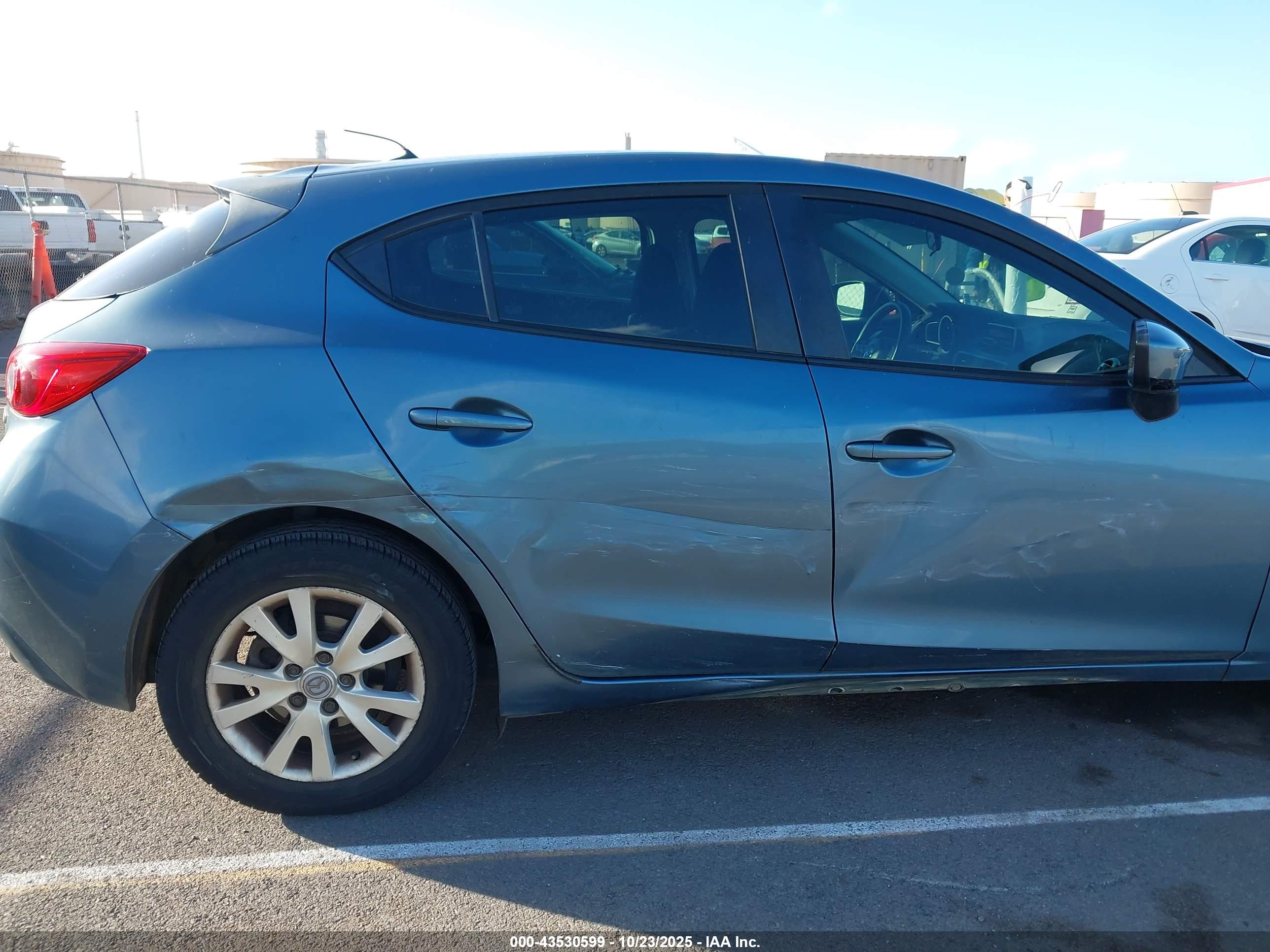 MAZDA MAZDA3 image 6