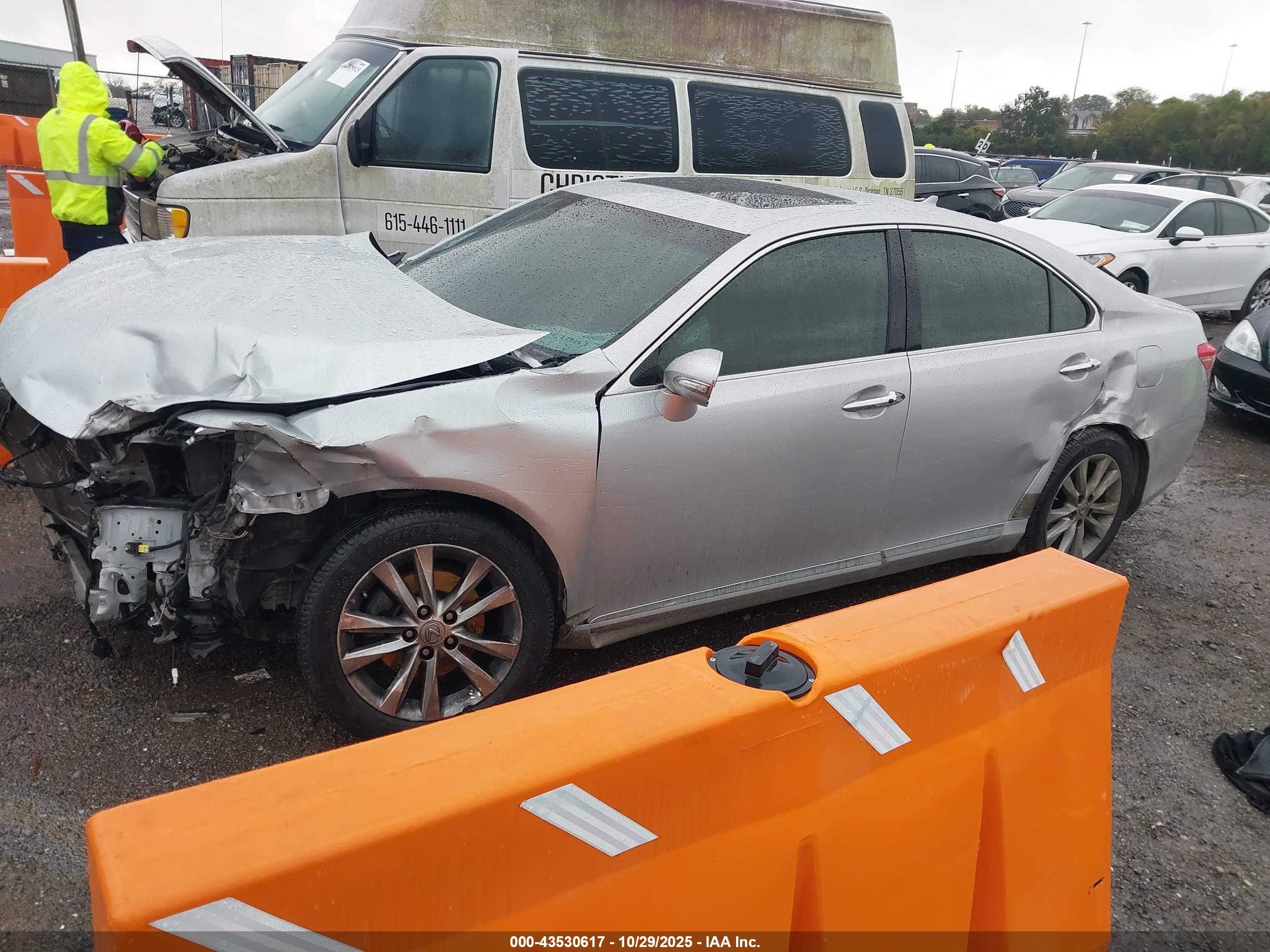 LEXUS ES image 2