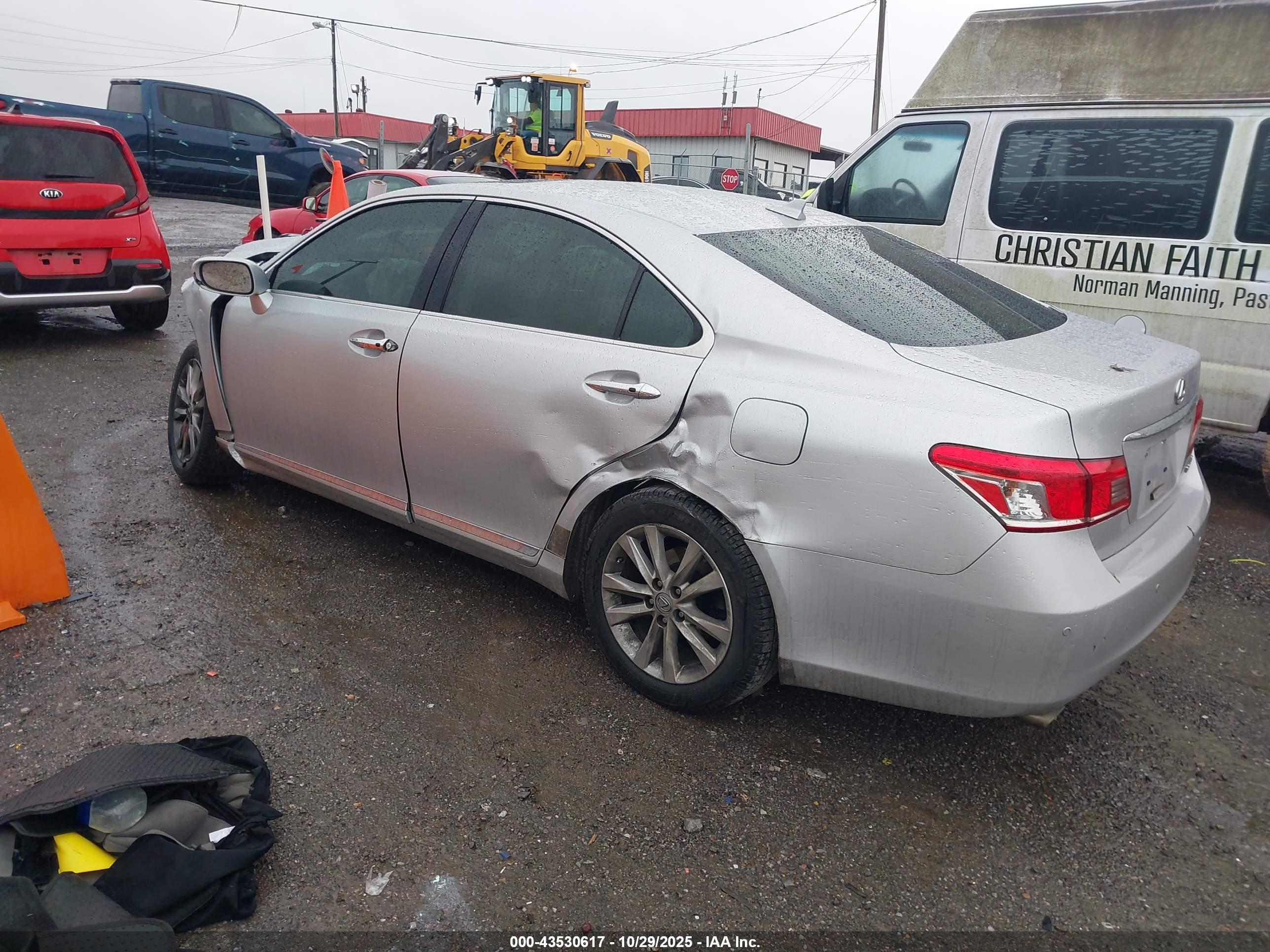 LEXUS ES image 3