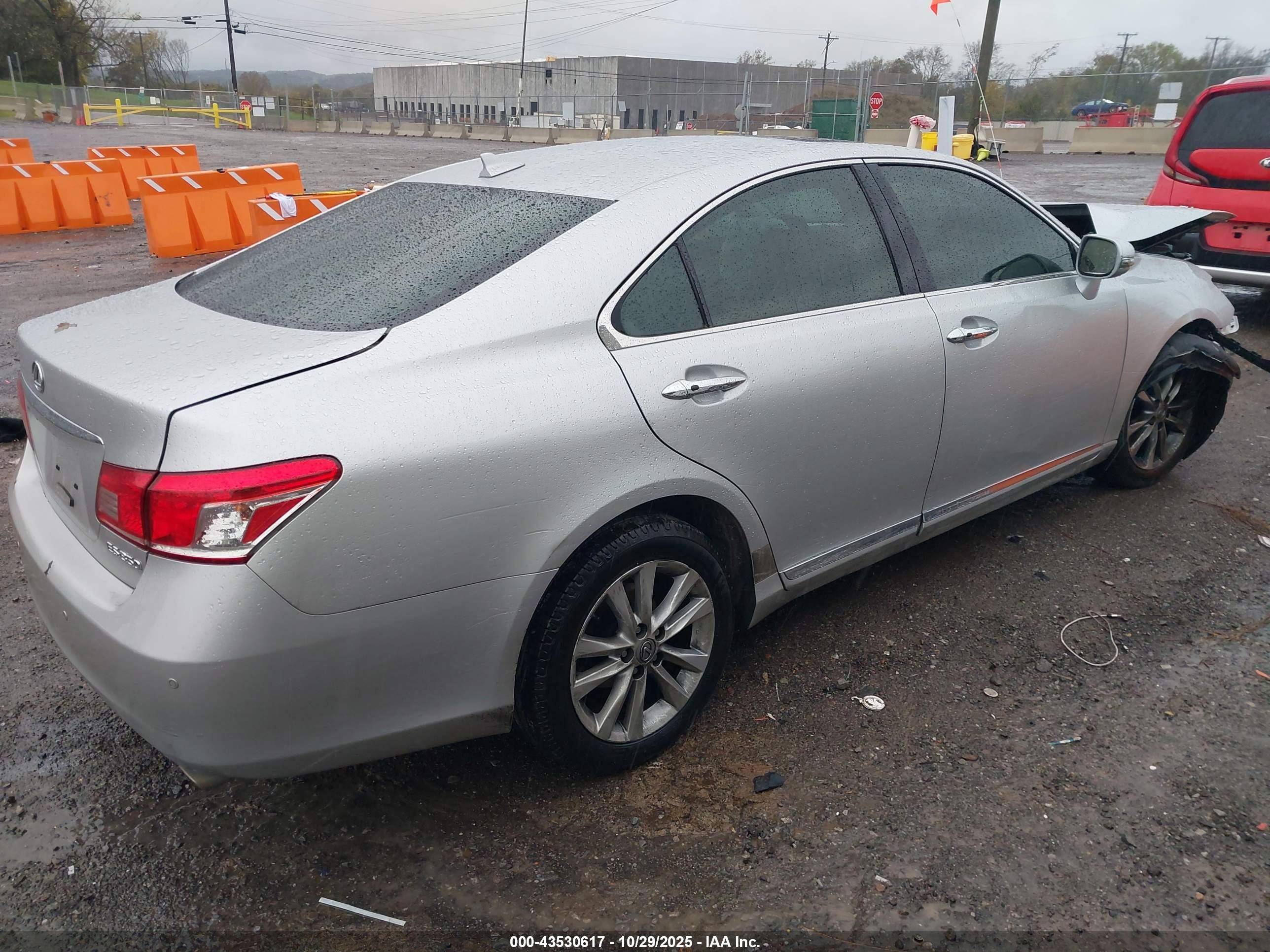 LEXUS ES image 4