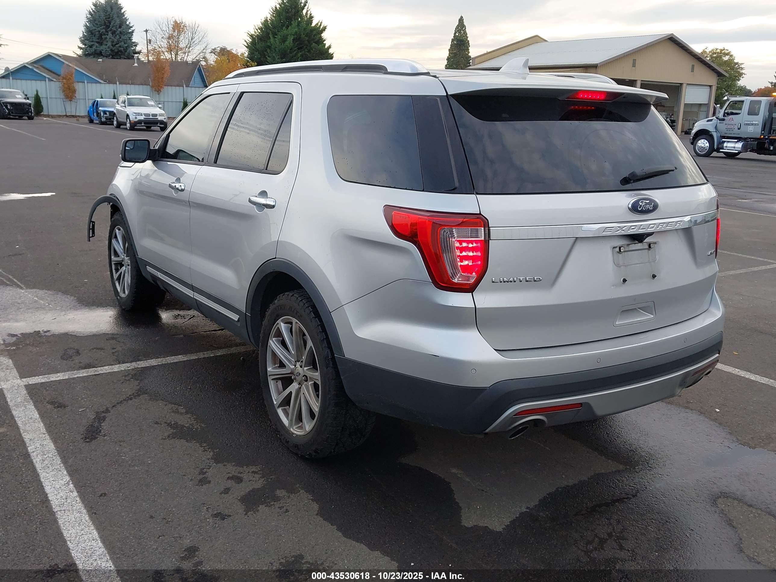 FORD EXPLORER image 3