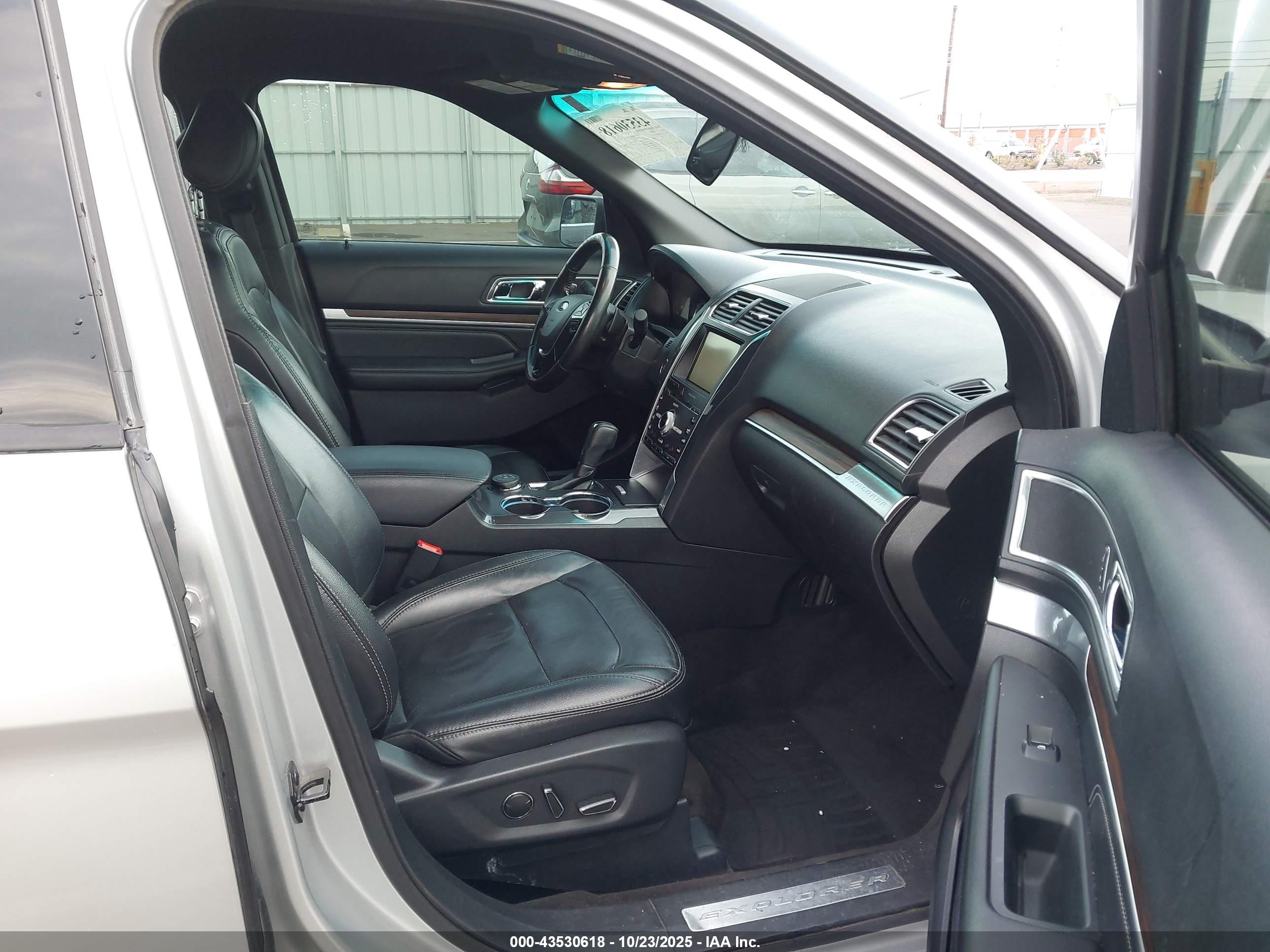 FORD EXPLORER image 5