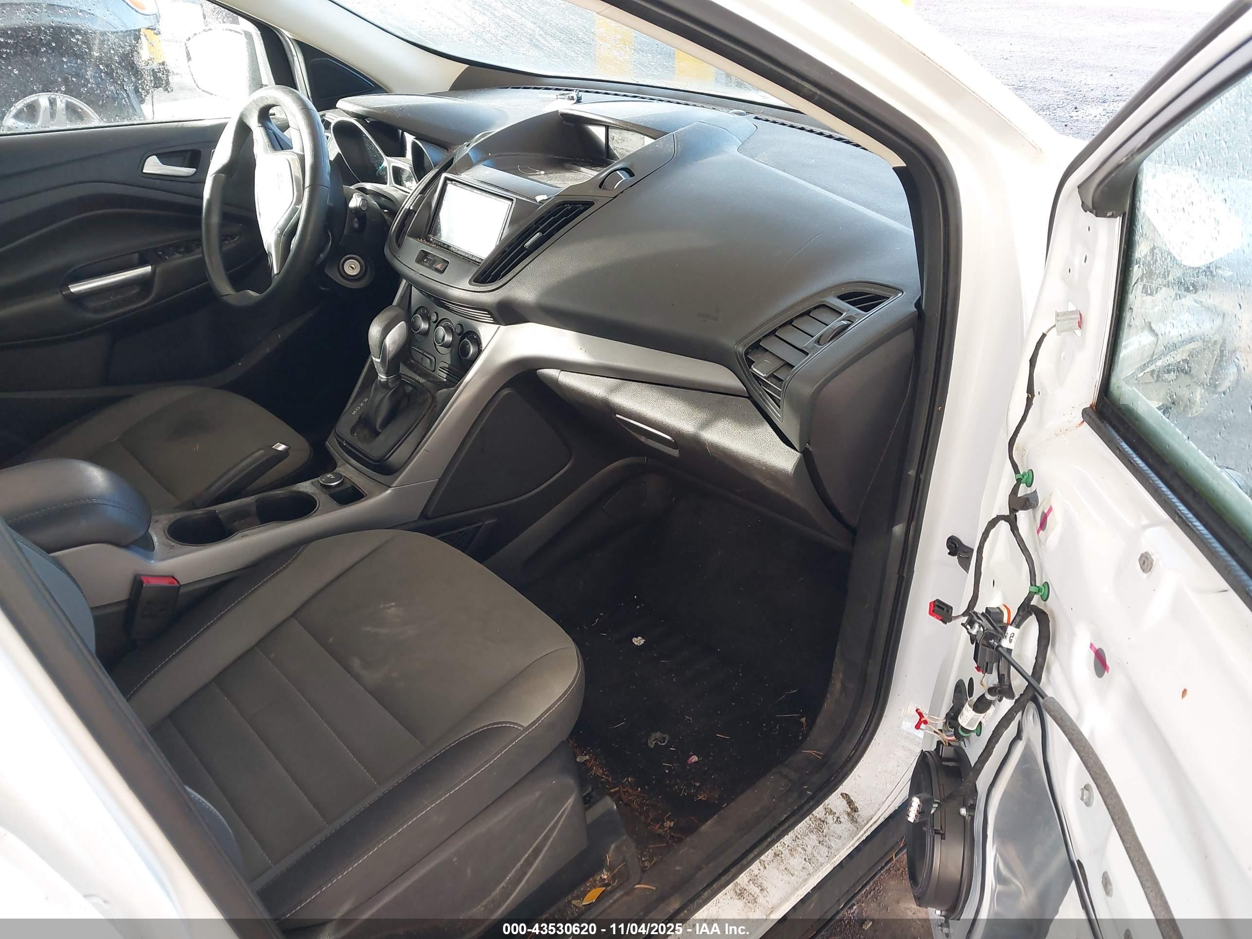 FORD ESCAPE image 5