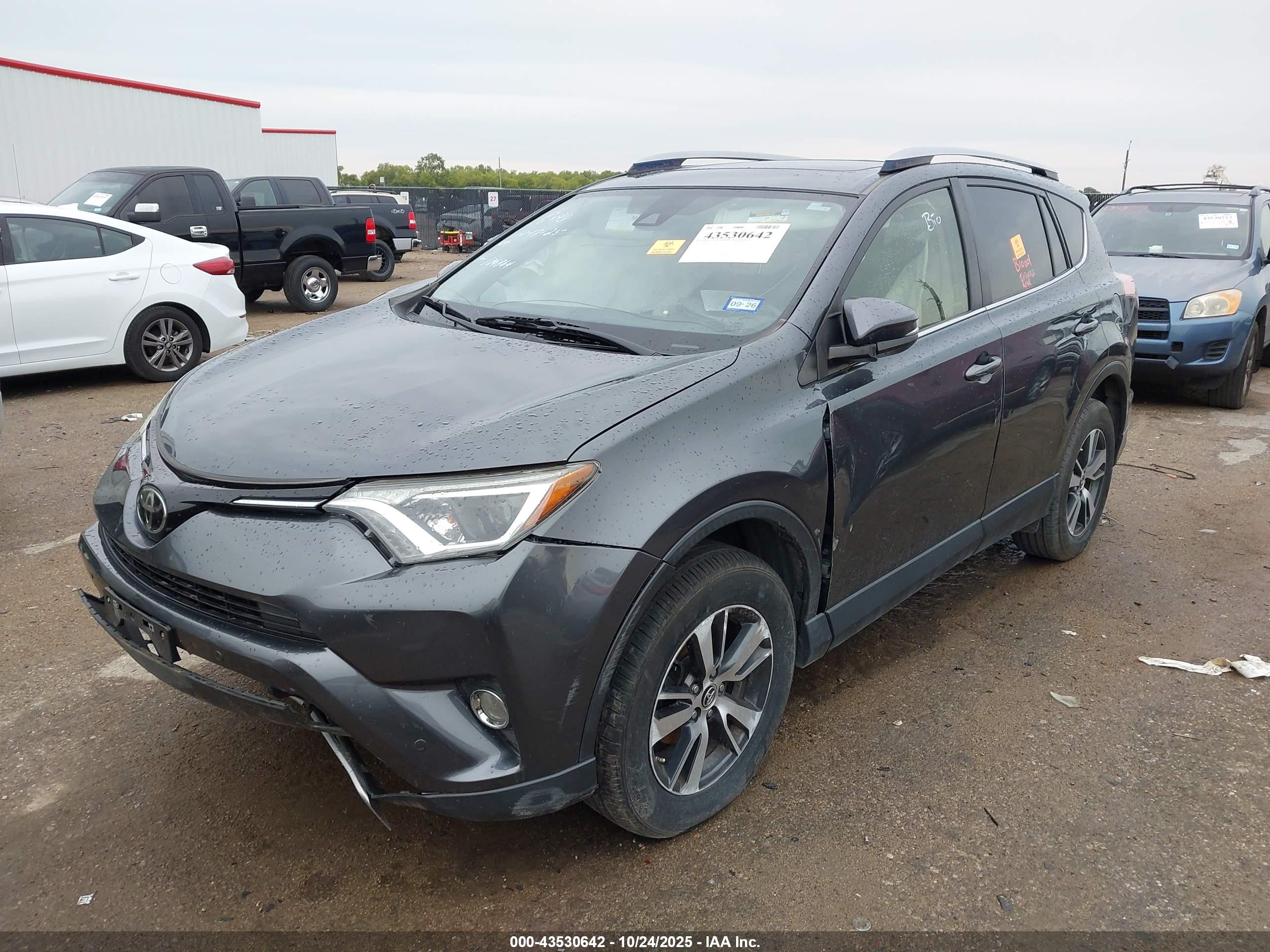 TOYOTA RAV4 image 2