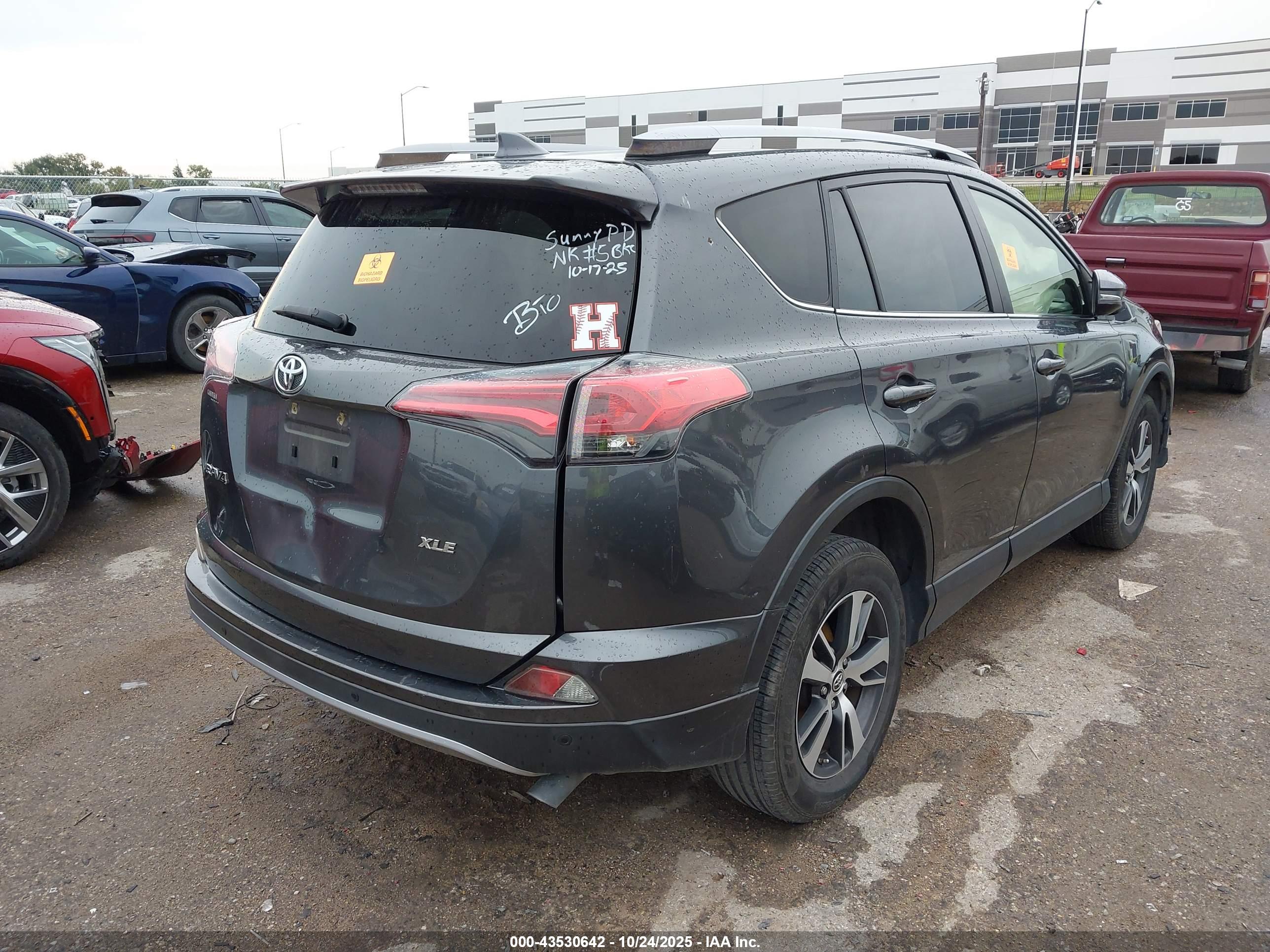 TOYOTA RAV4 image 4