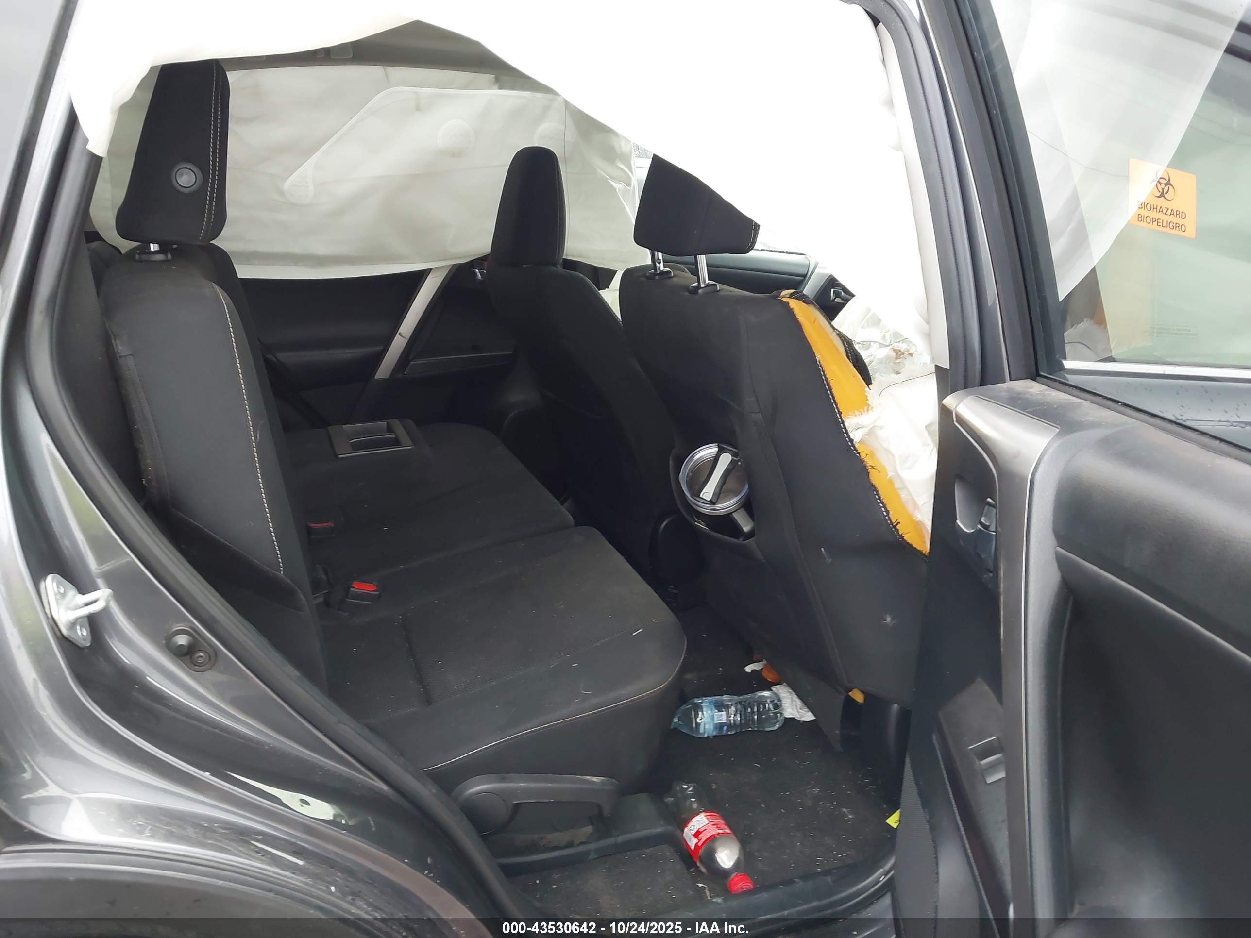 TOYOTA RAV4 image 8