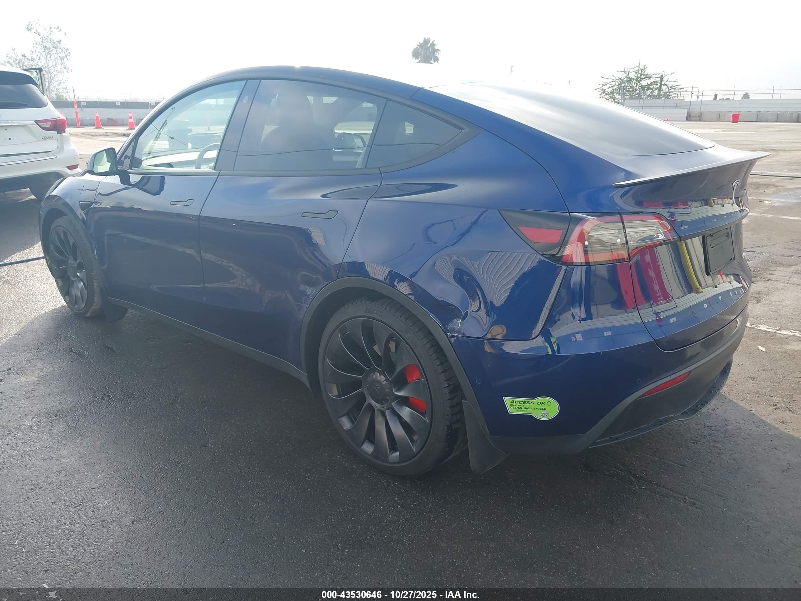 TESLA MODEL image 3