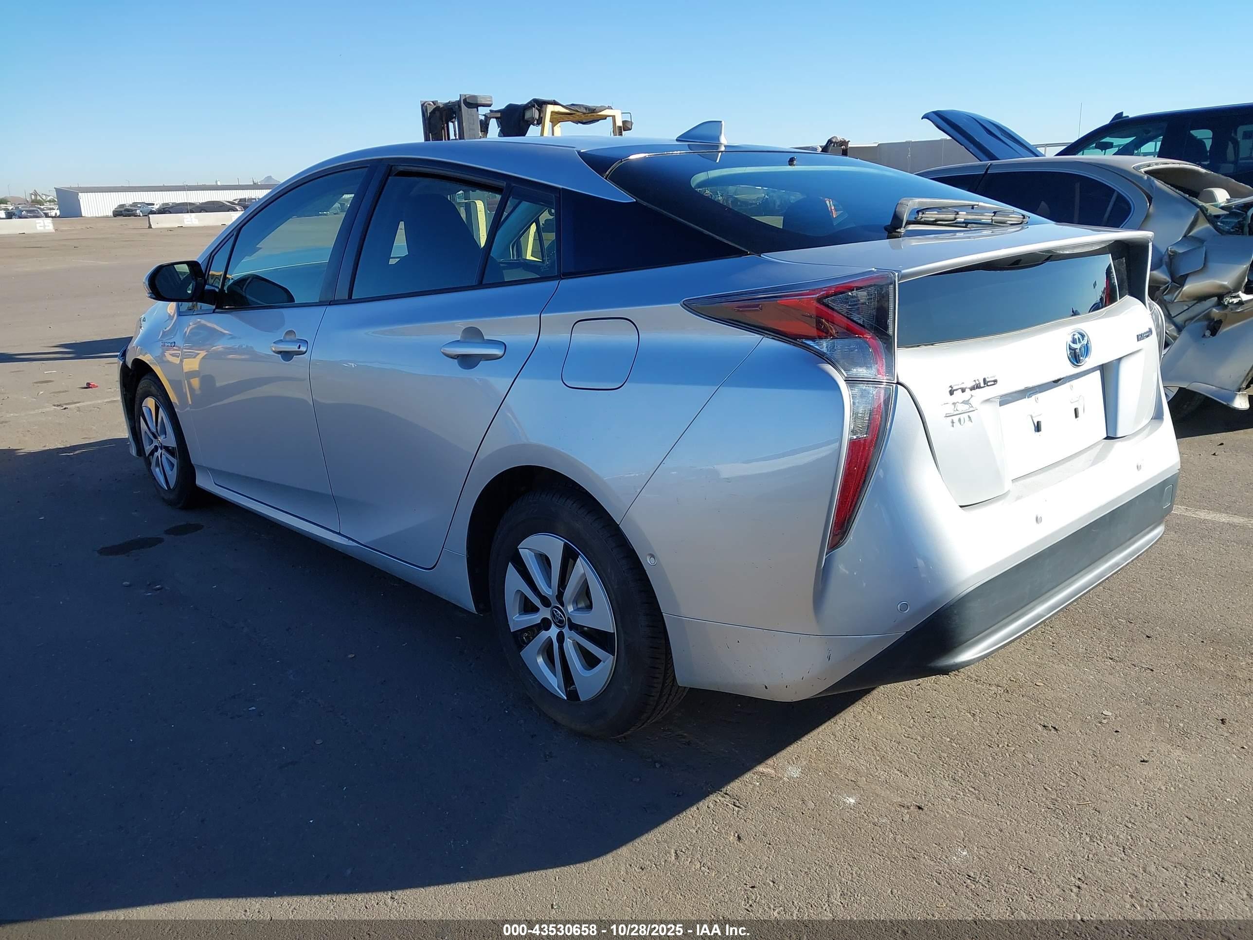TOYOTA PRIUS image 3