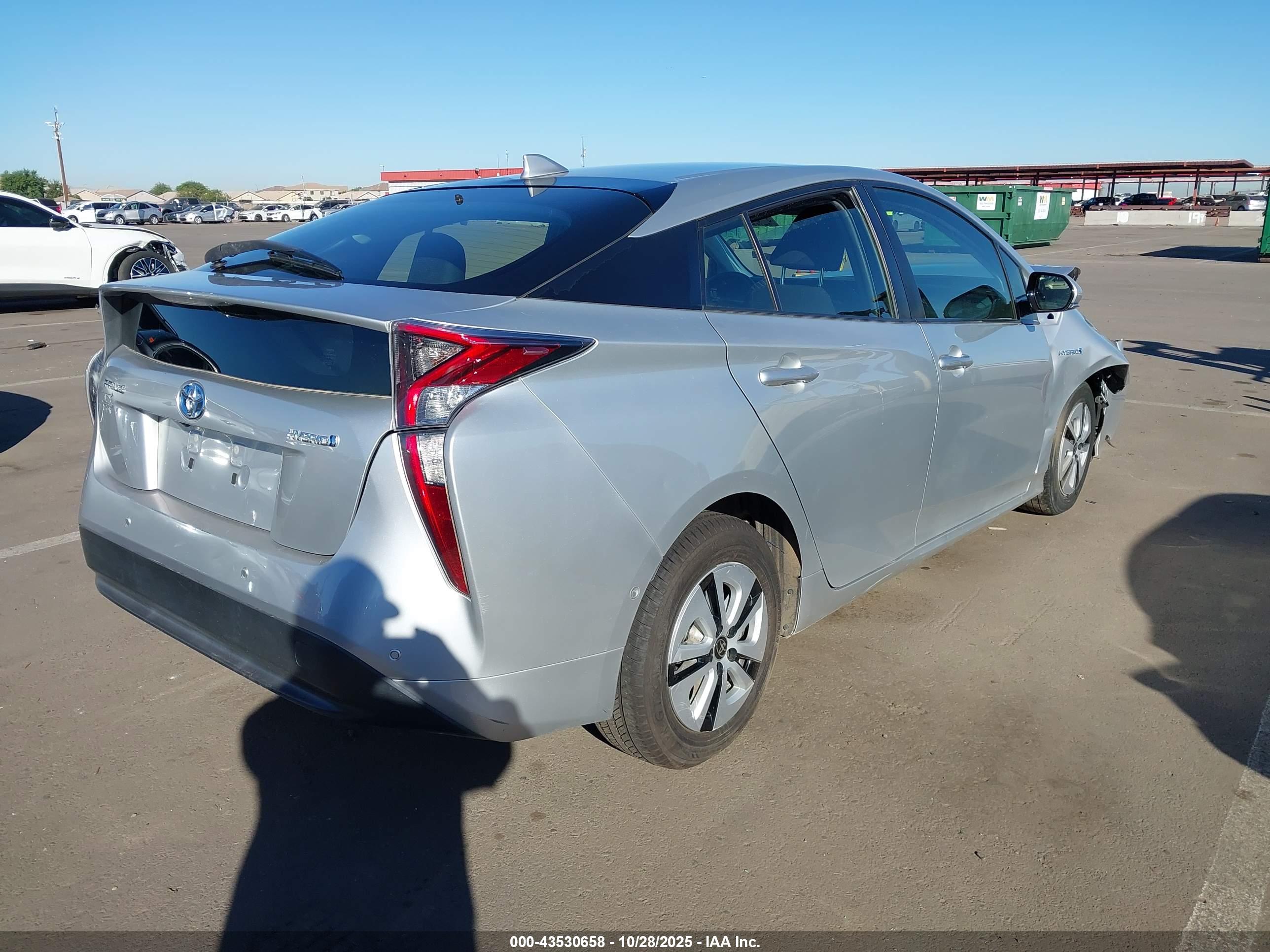 TOYOTA PRIUS image 4
