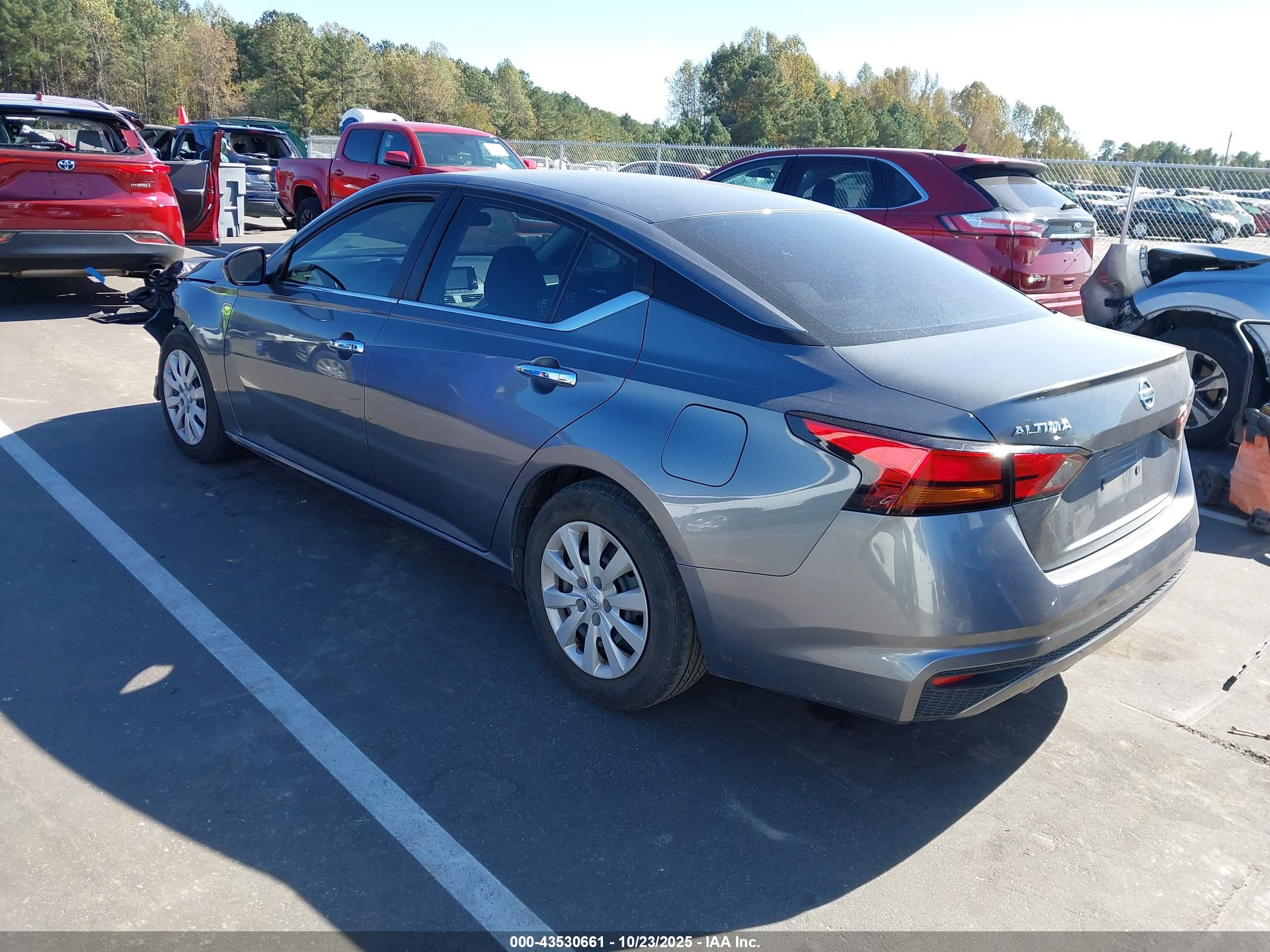 NISSAN ALTIMA image 3