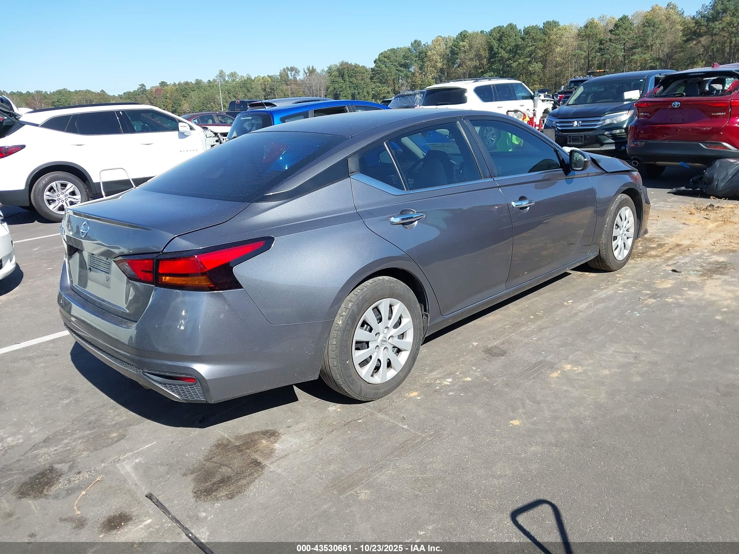 NISSAN ALTIMA image 4