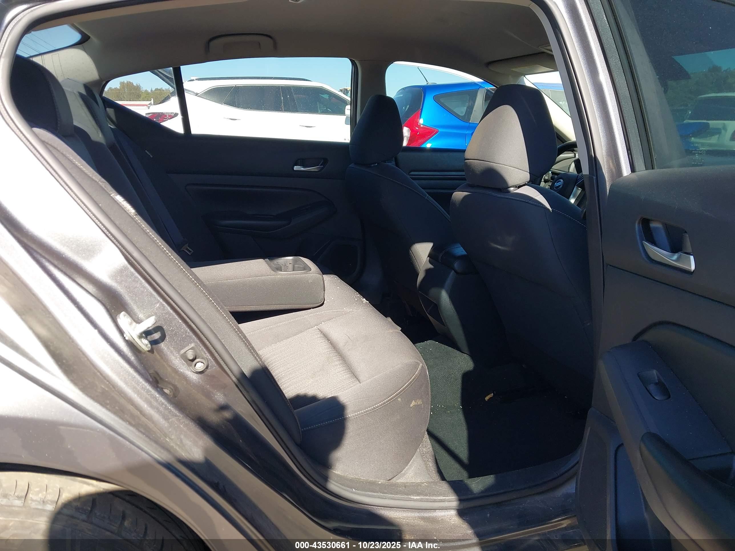 NISSAN ALTIMA image 8