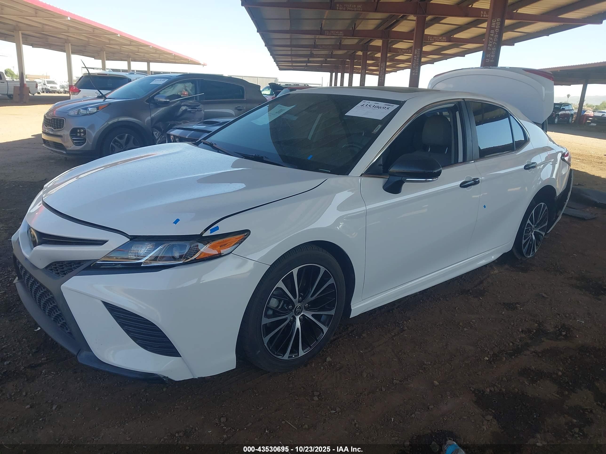 TOYOTA CAMRY image 2
