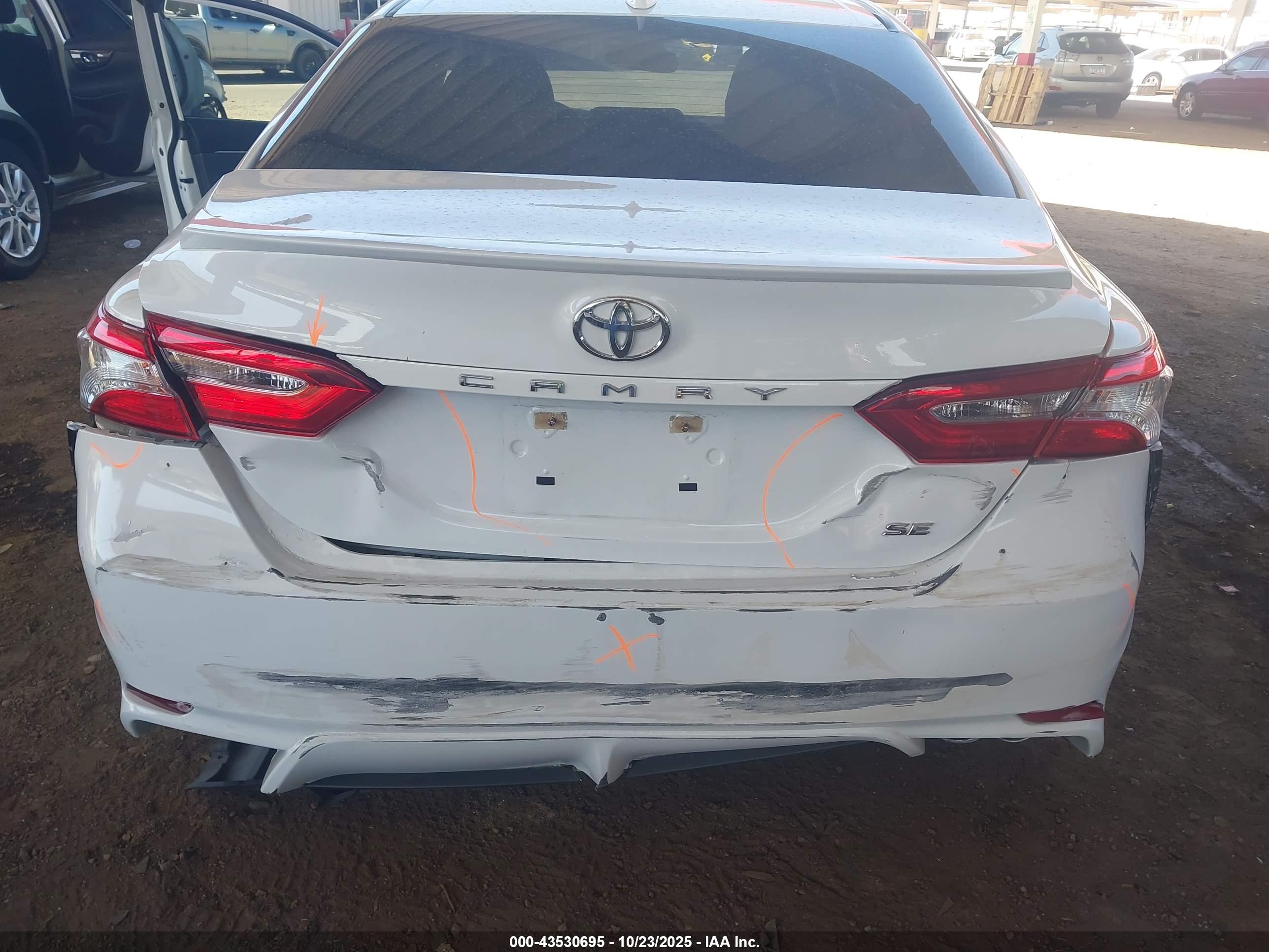 TOYOTA CAMRY image 6