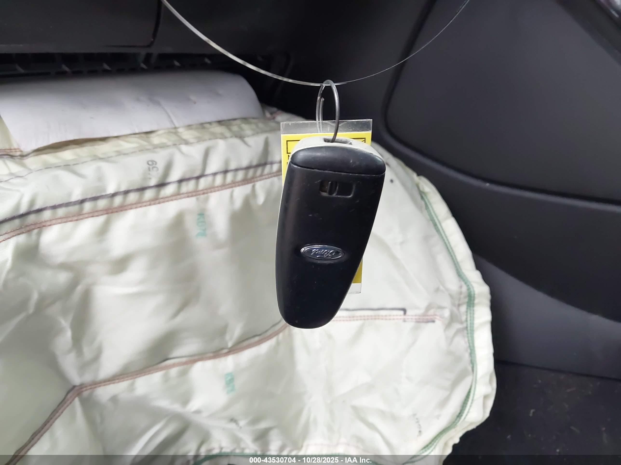FORD ESCAPE image 11