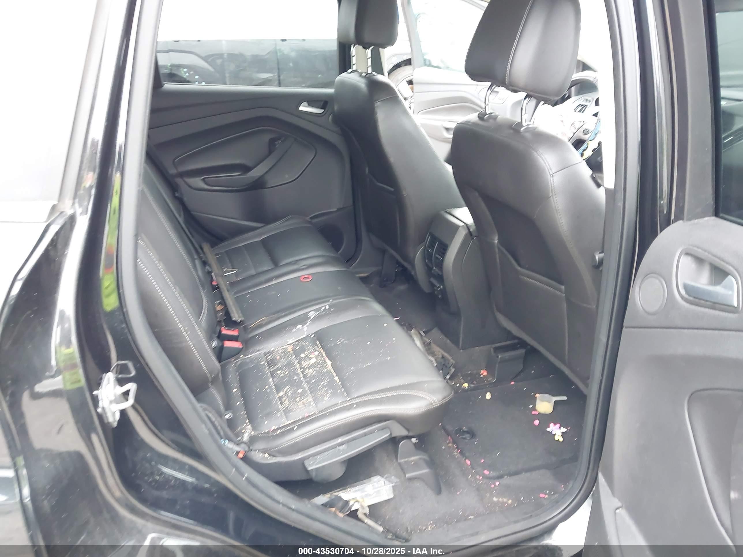 FORD ESCAPE image 8
