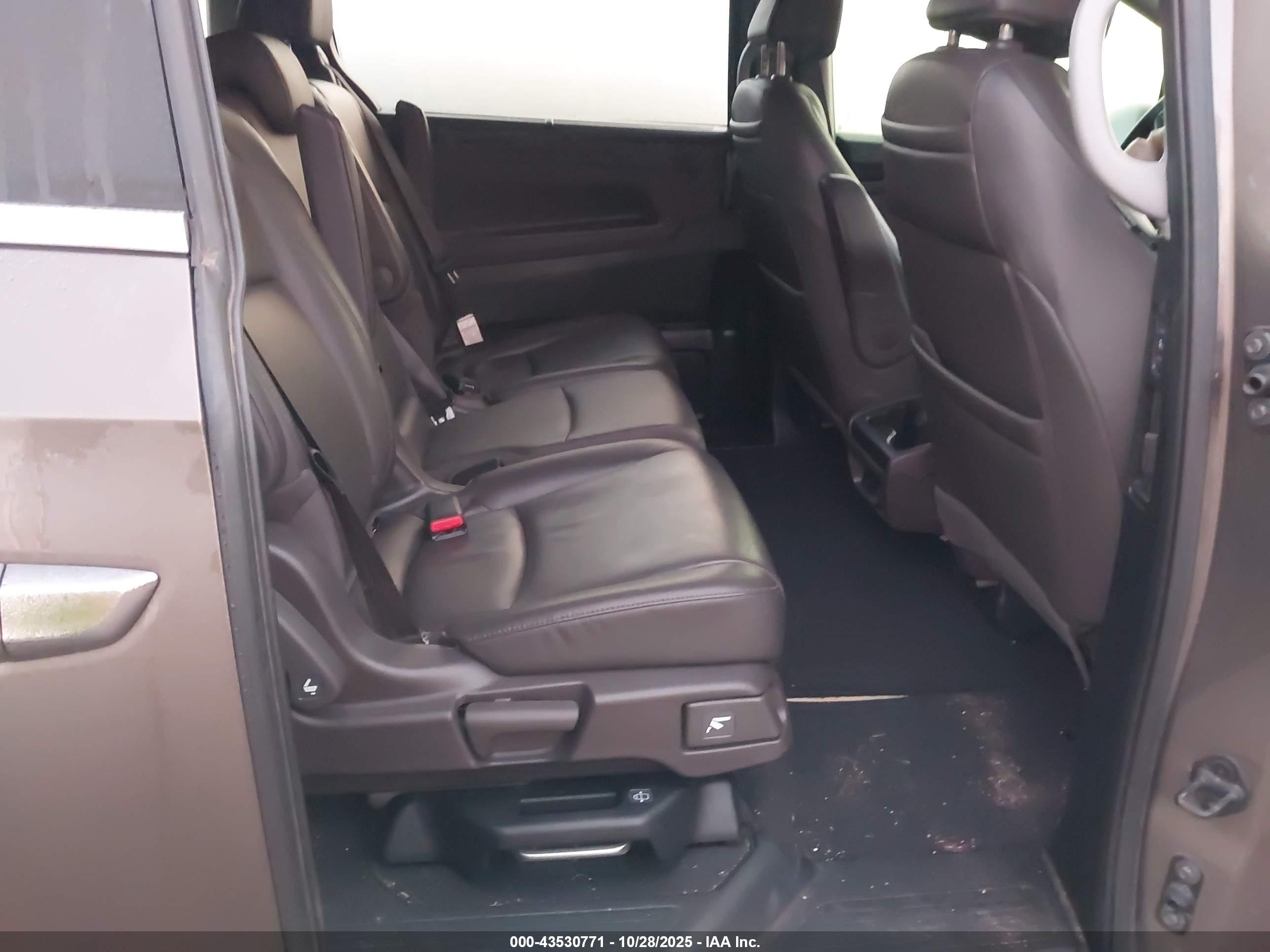 HONDA ODYSSEY image 8