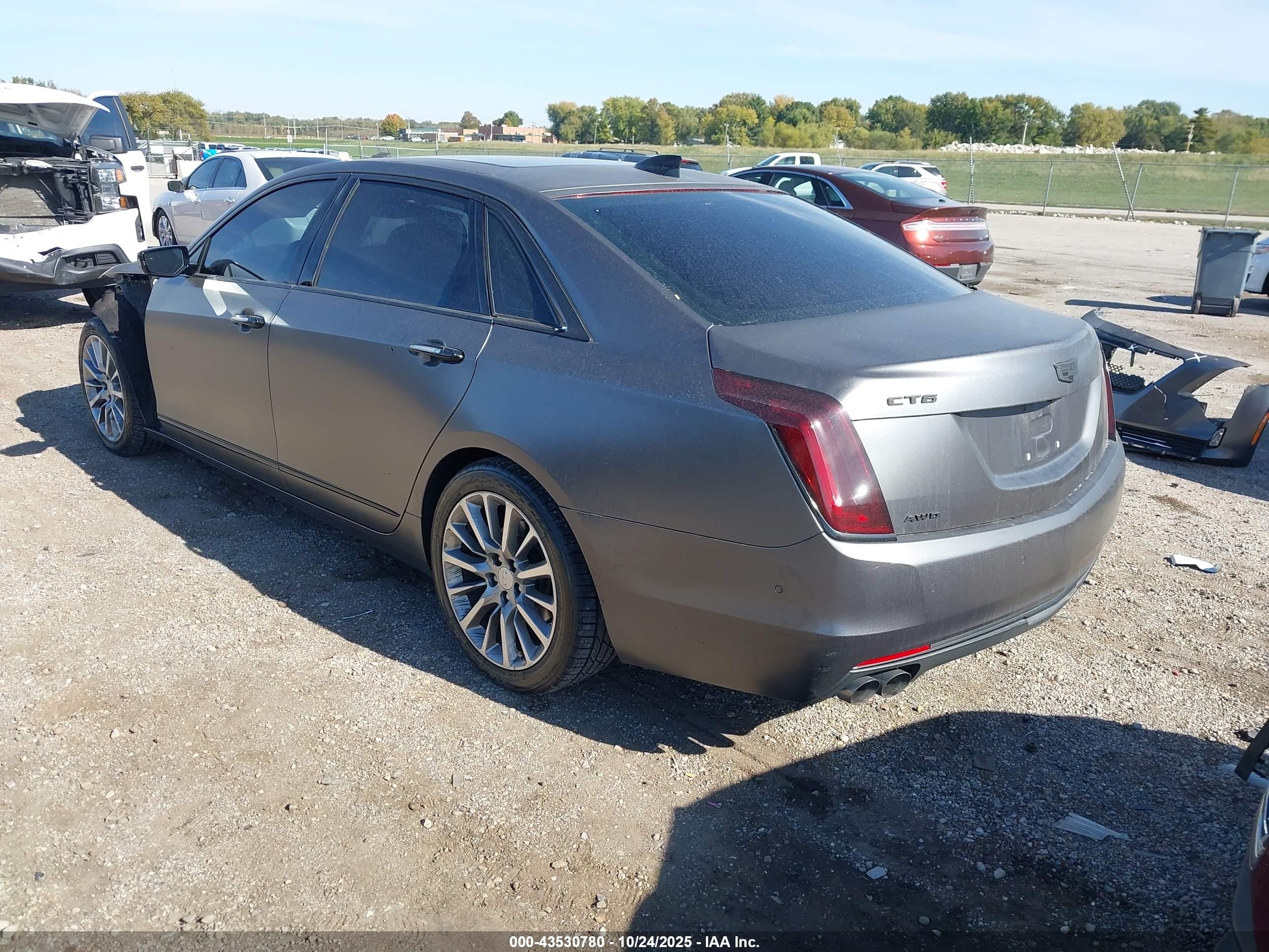 CADILLAC CT6 image 3